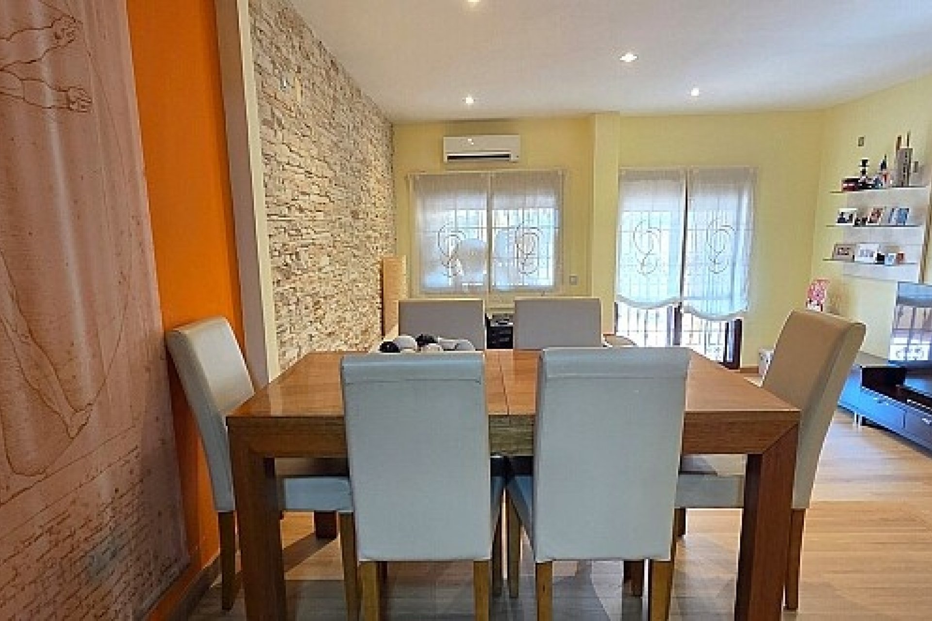 Resale - Townhouse - La Mata