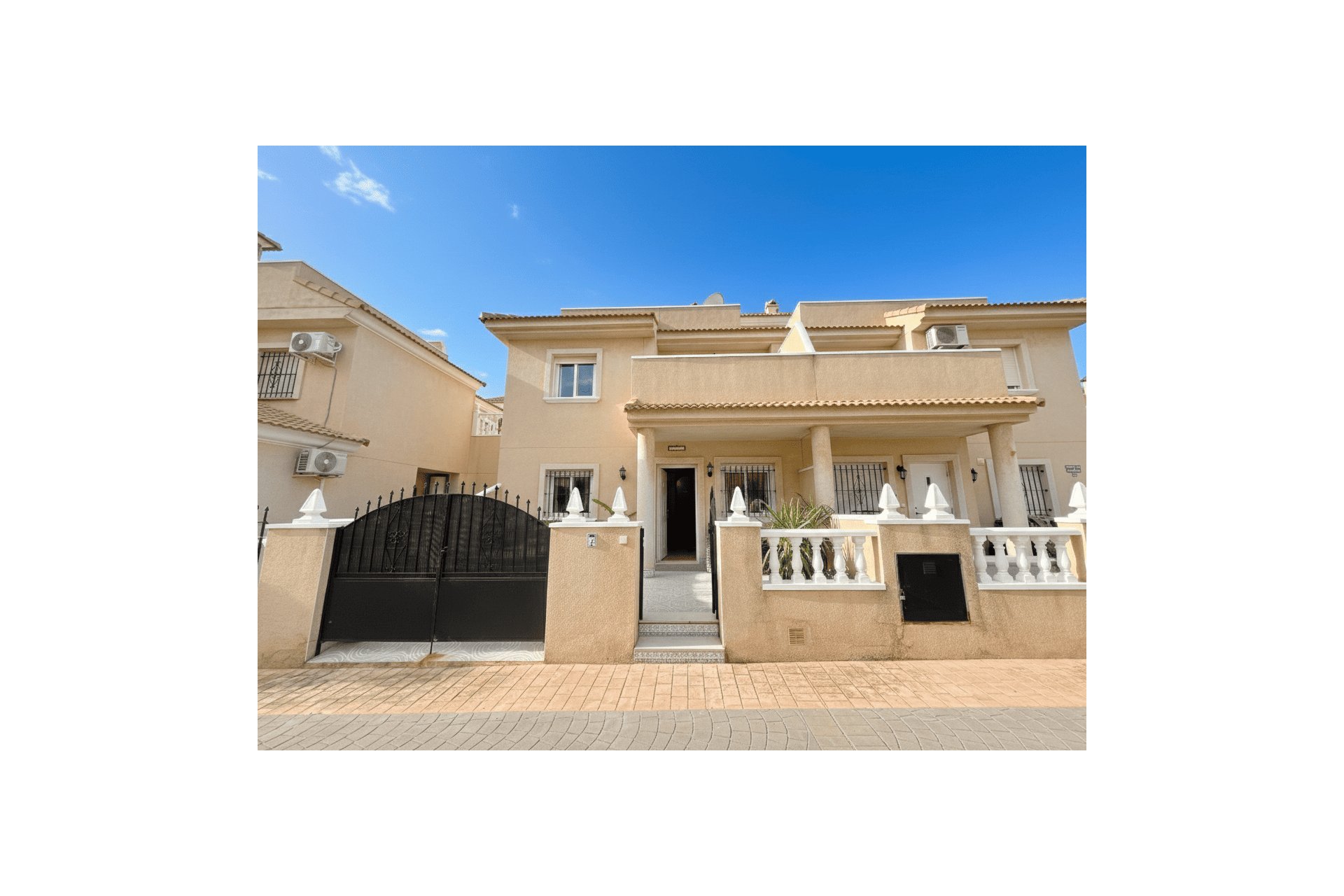 Resale - Townhouse - La Zenia