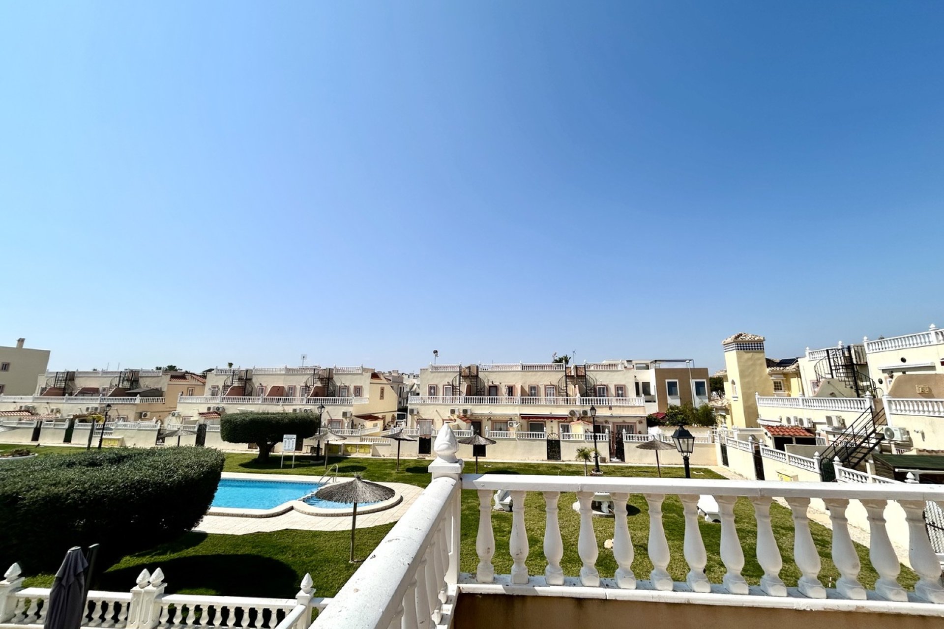 Resale - Townhouse - La Zenia