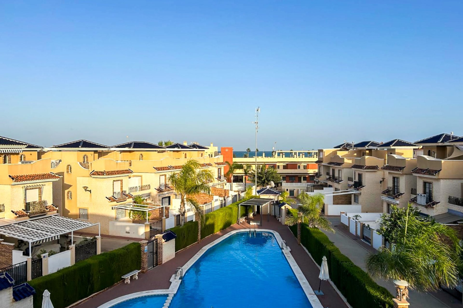 Resale - Townhouse - Pilar de la Horadada - Torre De La Horadada
