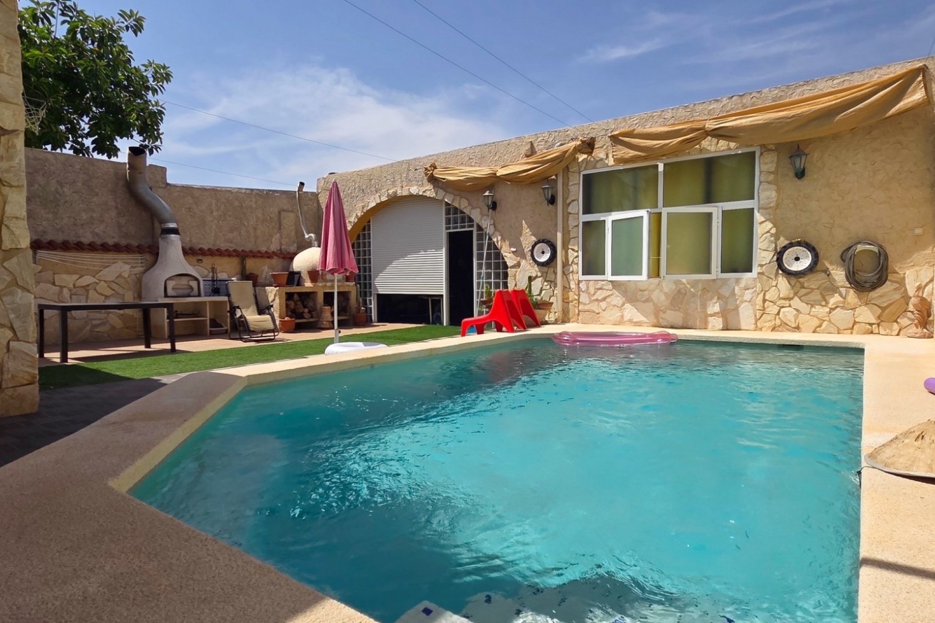 Resale - Townhouse - San Isidro