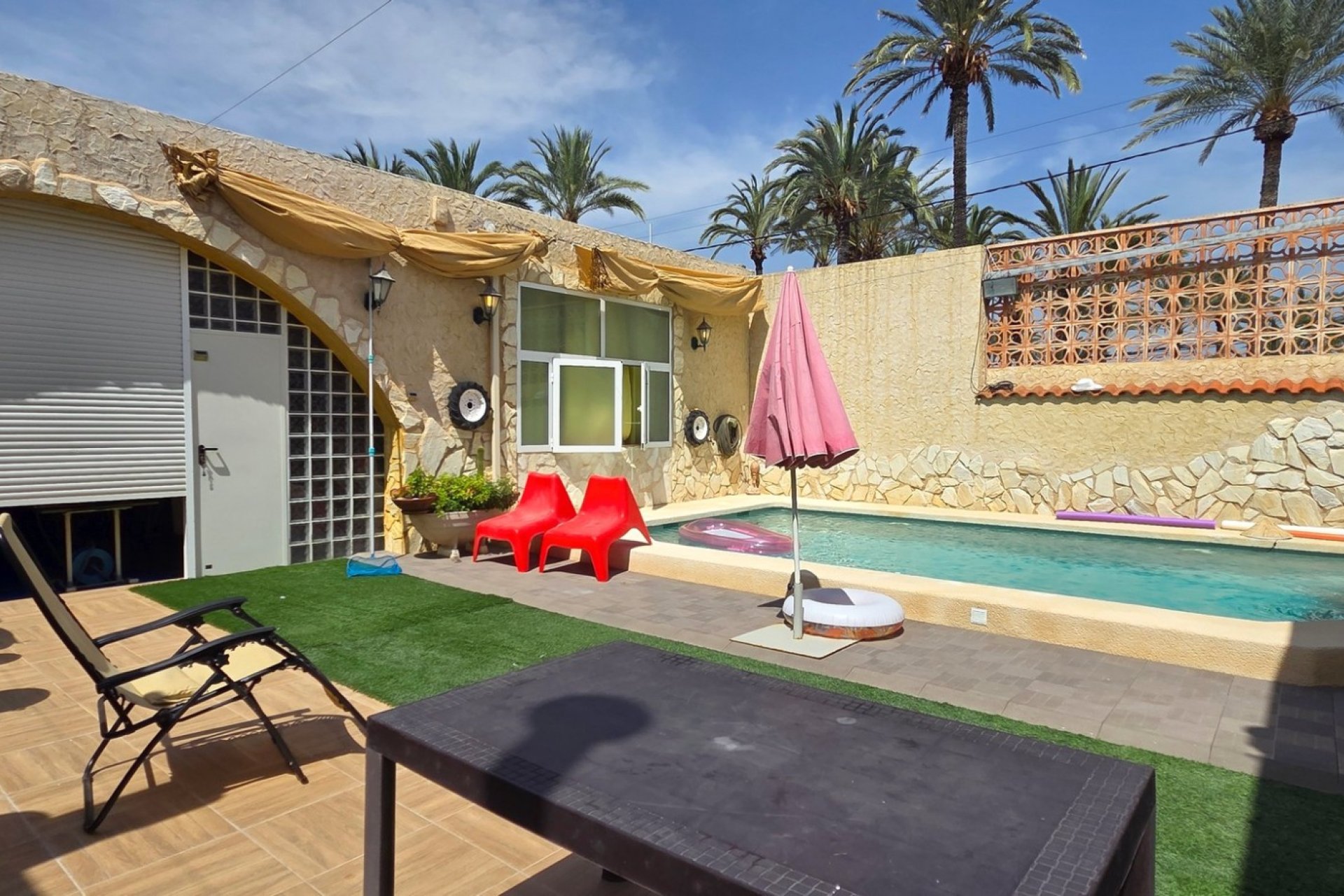 Resale - Townhouse - San Isidro