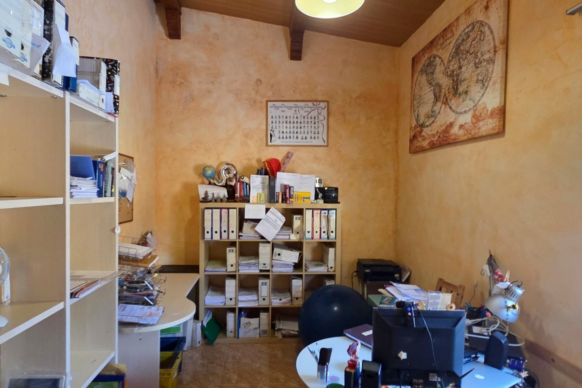 Resale - Townhouse - San Isidro