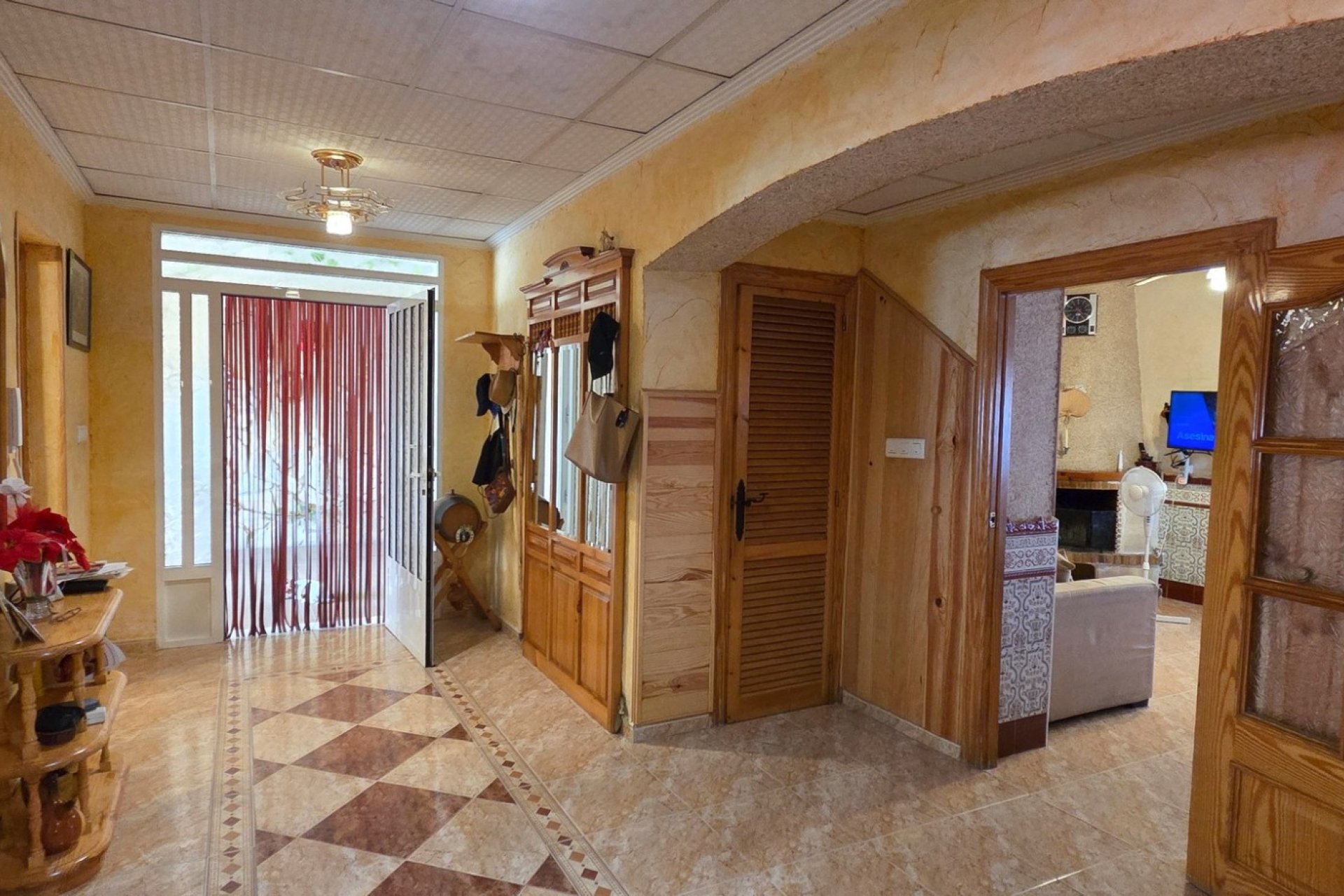 Resale - Townhouse - San Isidro