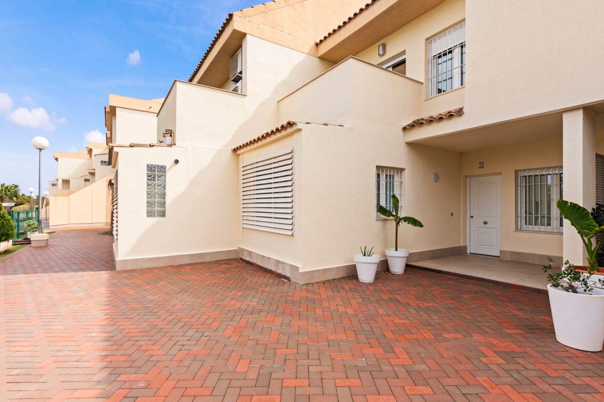 Resale - Townhouse - San Juan Alicante