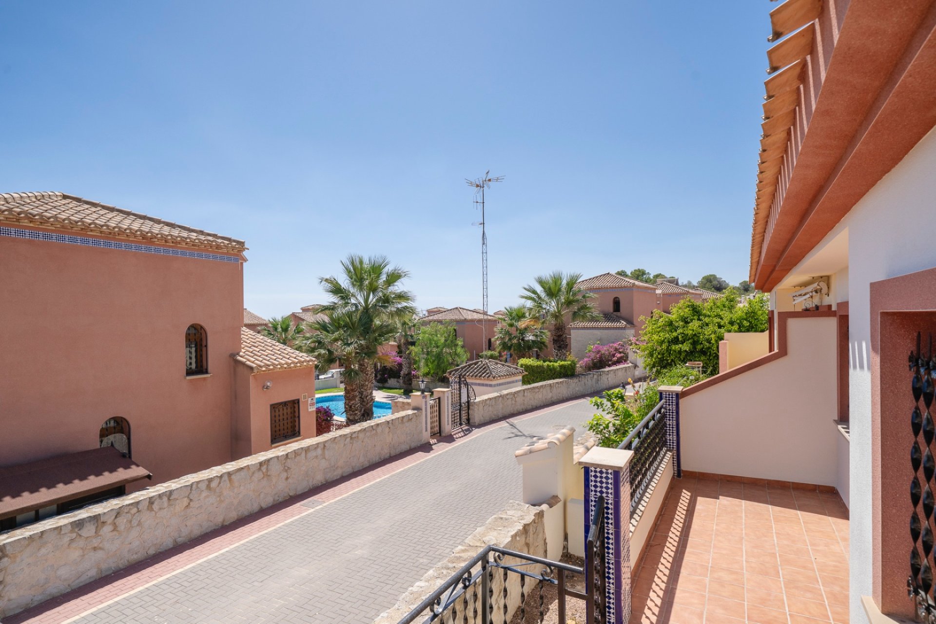 Resale - Townhouse - San Miguel de Salinas - San Miguel