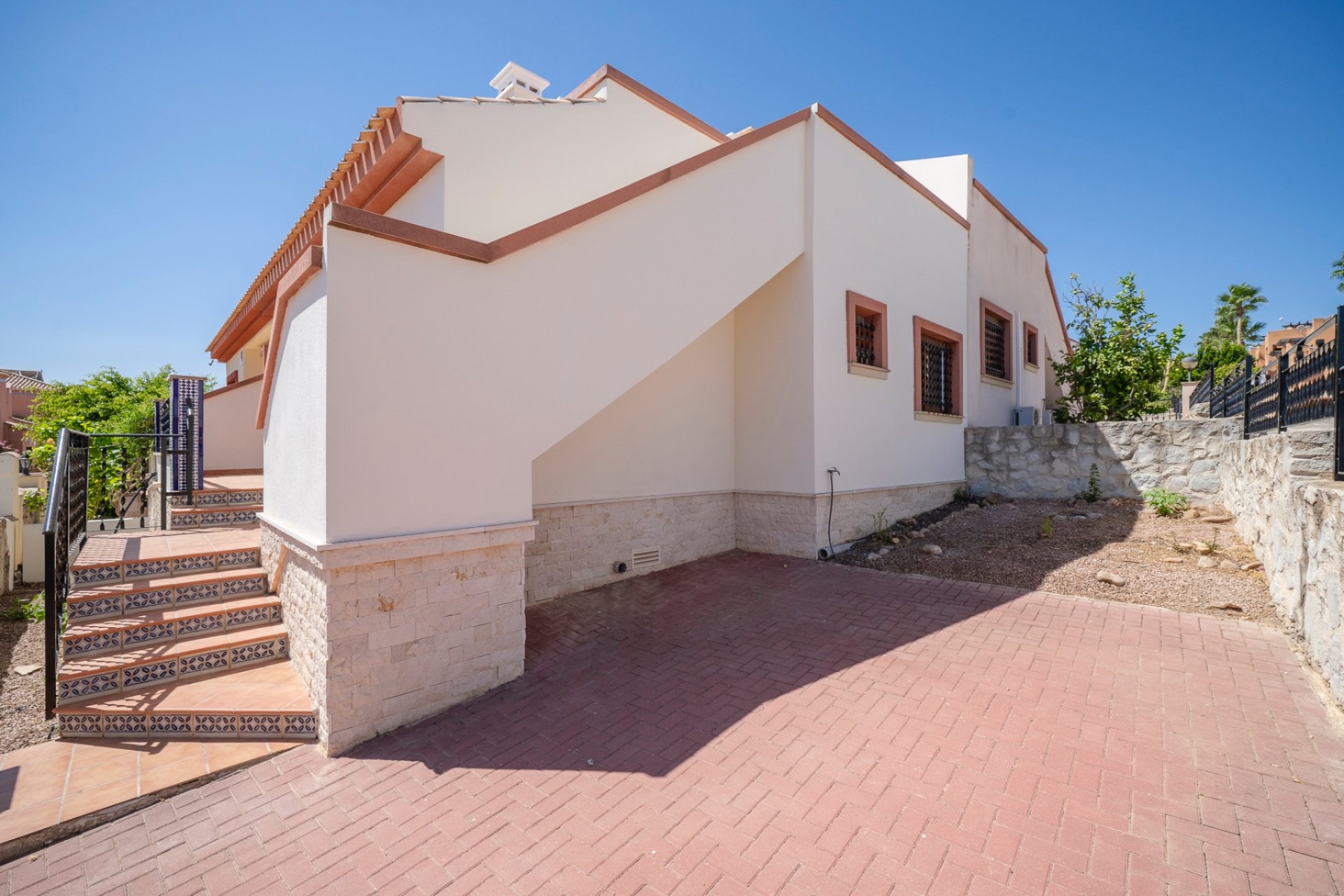 Resale - Townhouse - San Miguel de Salinas - San Miguel