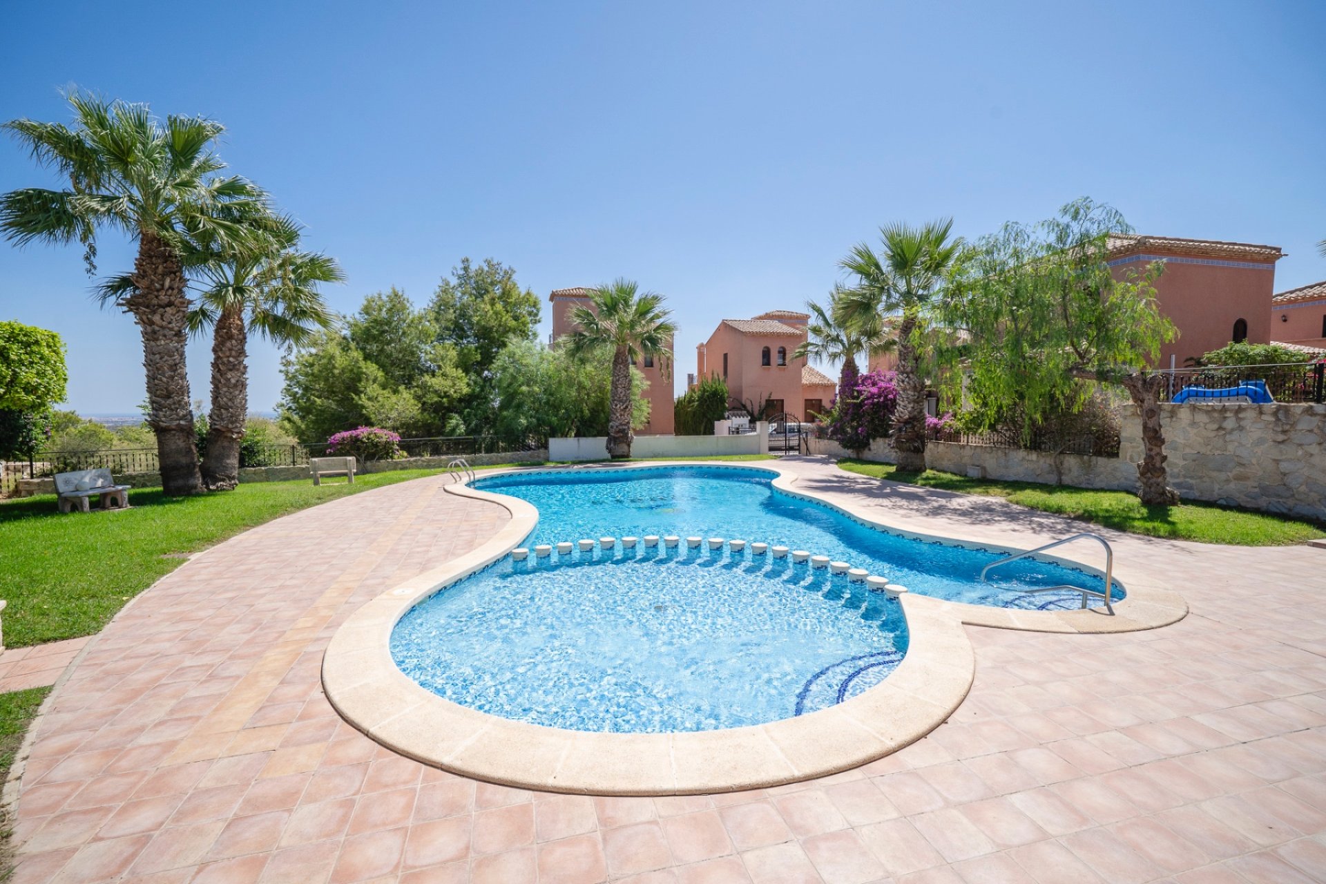 Resale - Townhouse - San Miguel de Salinas - San Miguel