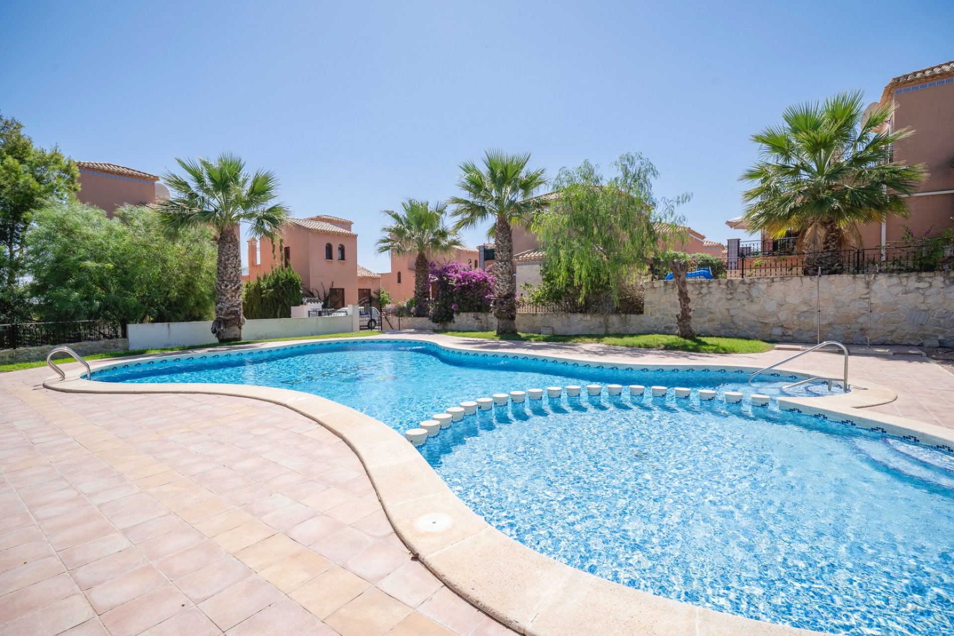 Resale - Townhouse - San Miguel de Salinas - San Miguel