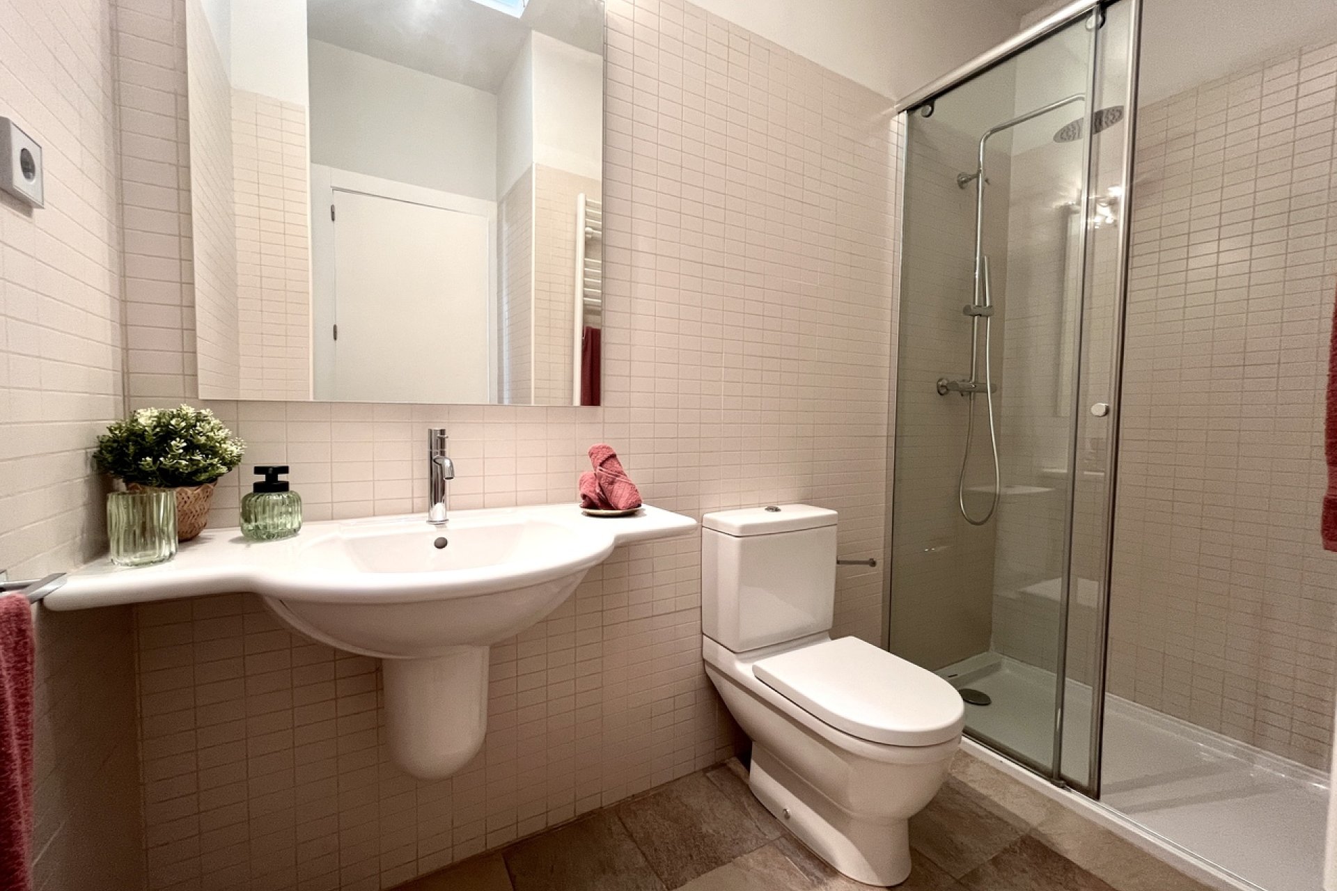 Resale - Townhouse - Sucina