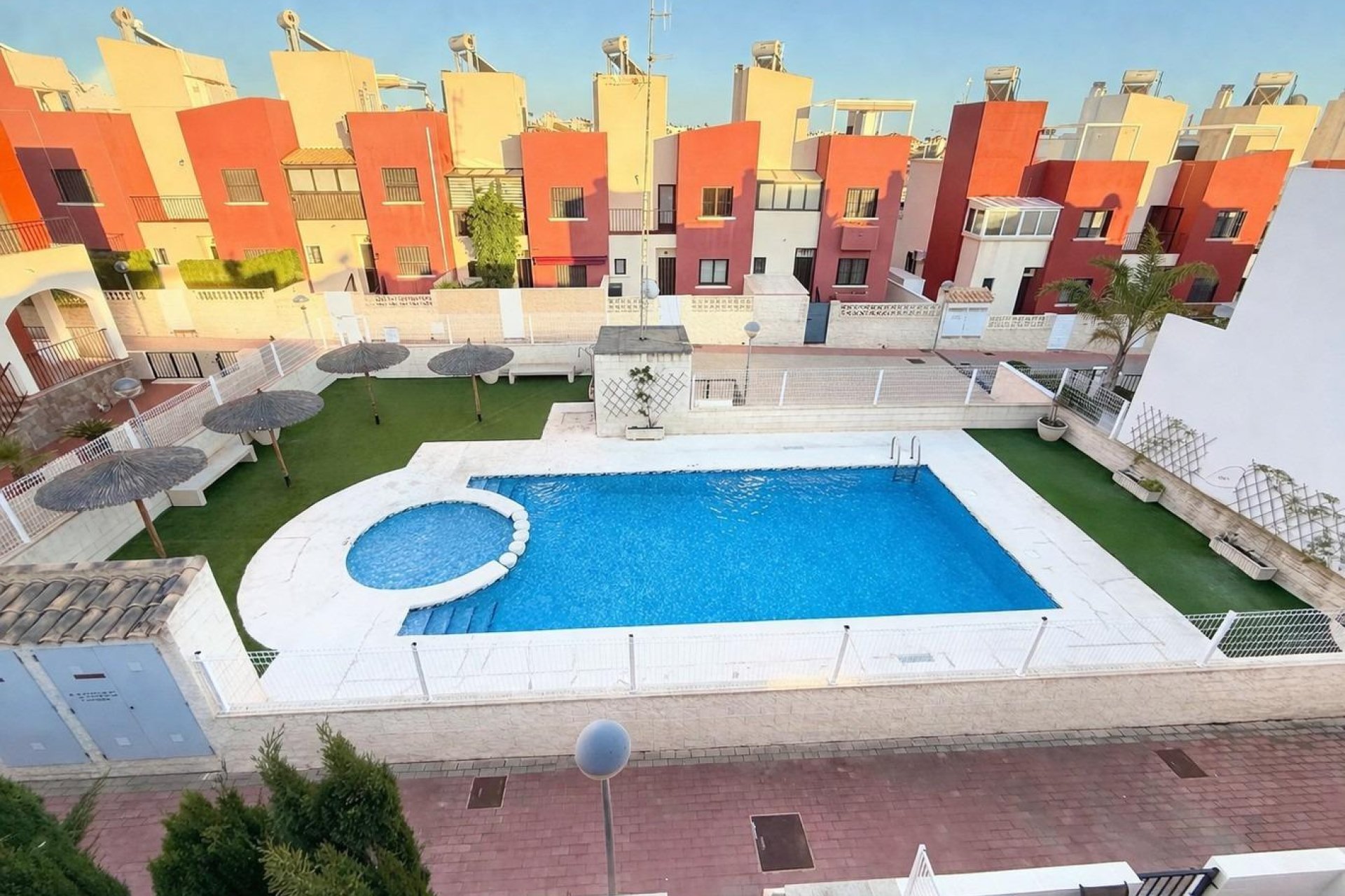 Resale - Townhouse - Torrevieja - Aguas Nuevas
