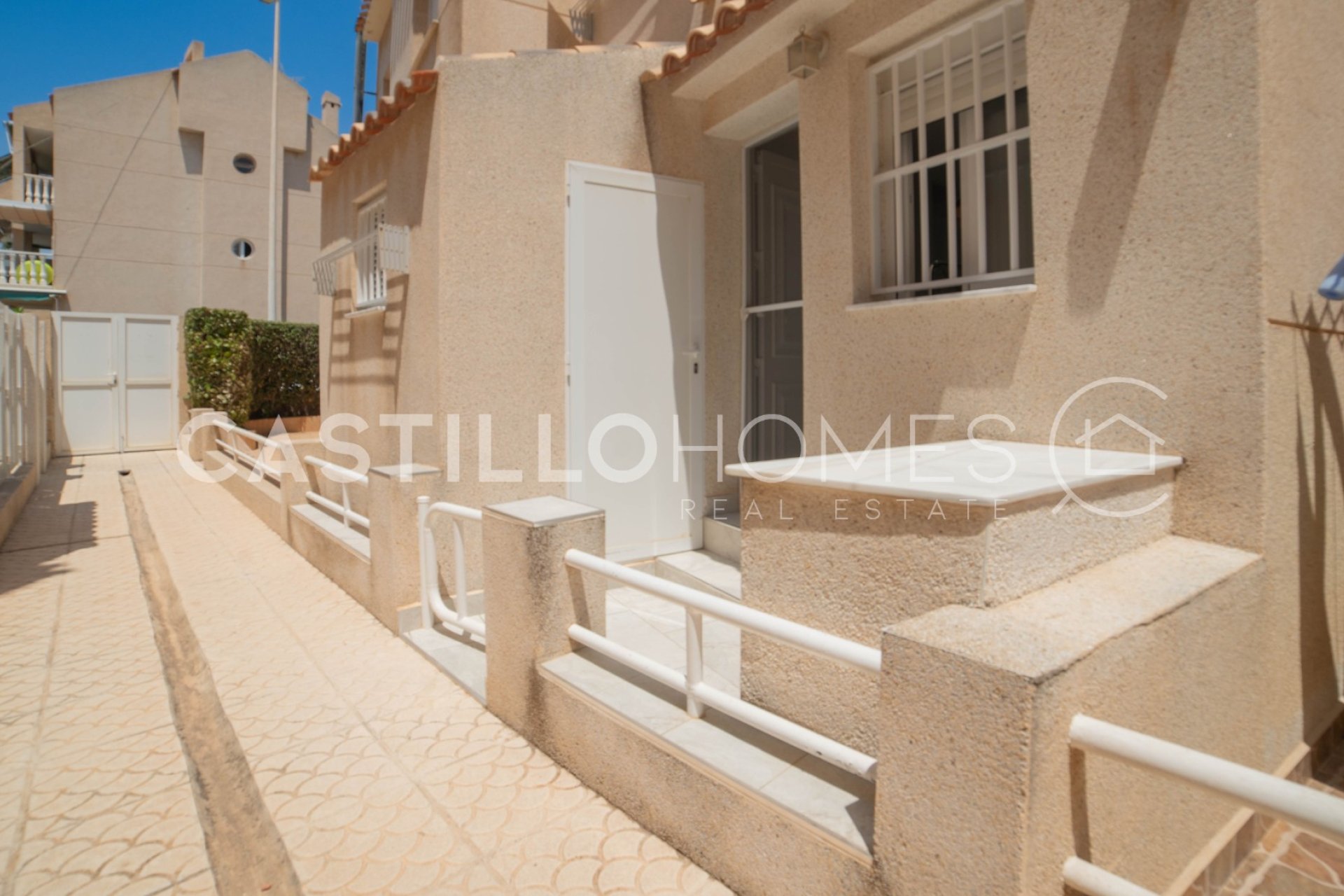 Resale - Townhouse - Torrevieja - Urb. Rosaleda