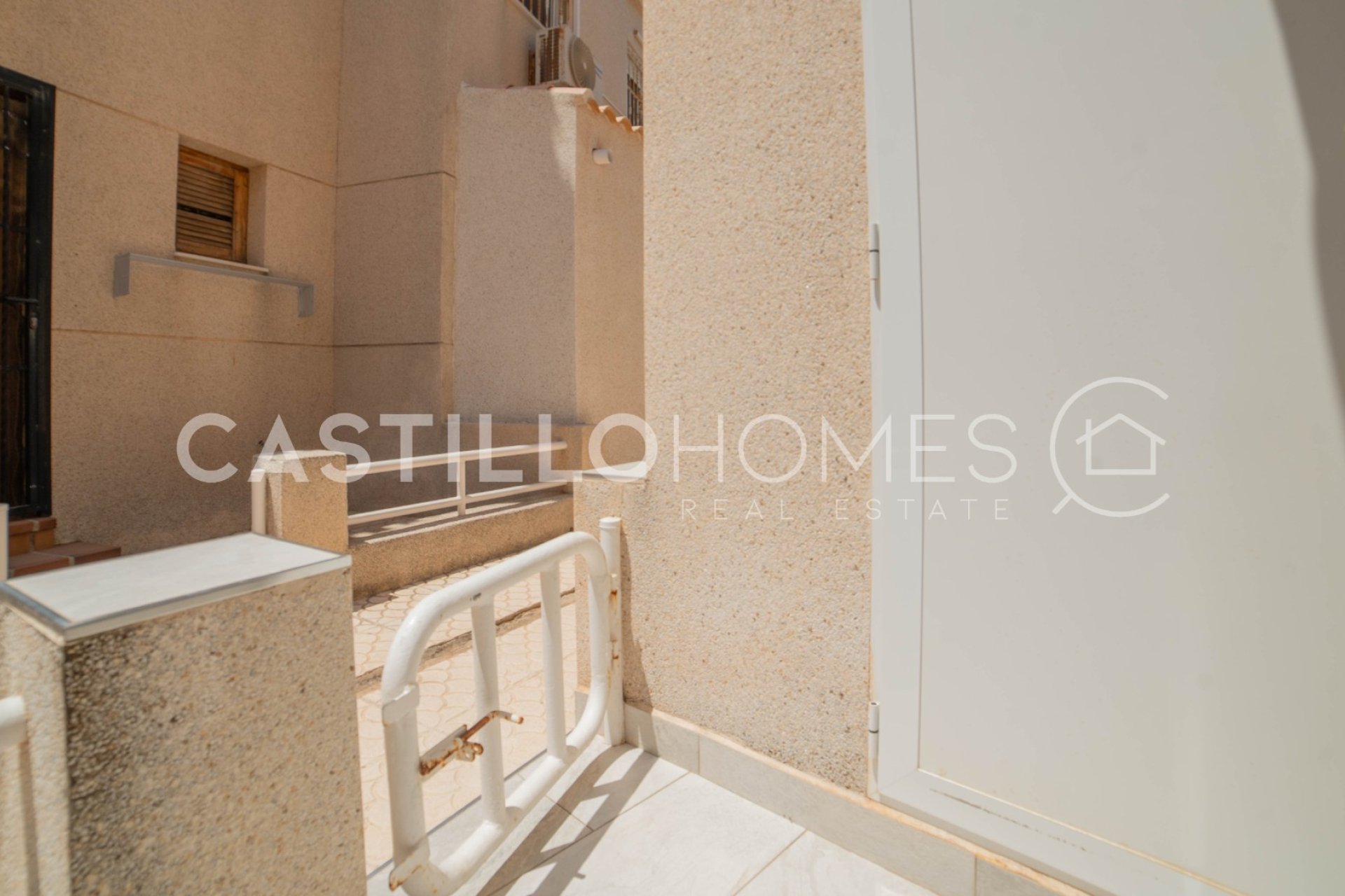 Resale - Townhouse - Torrevieja - Urb. Rosaleda