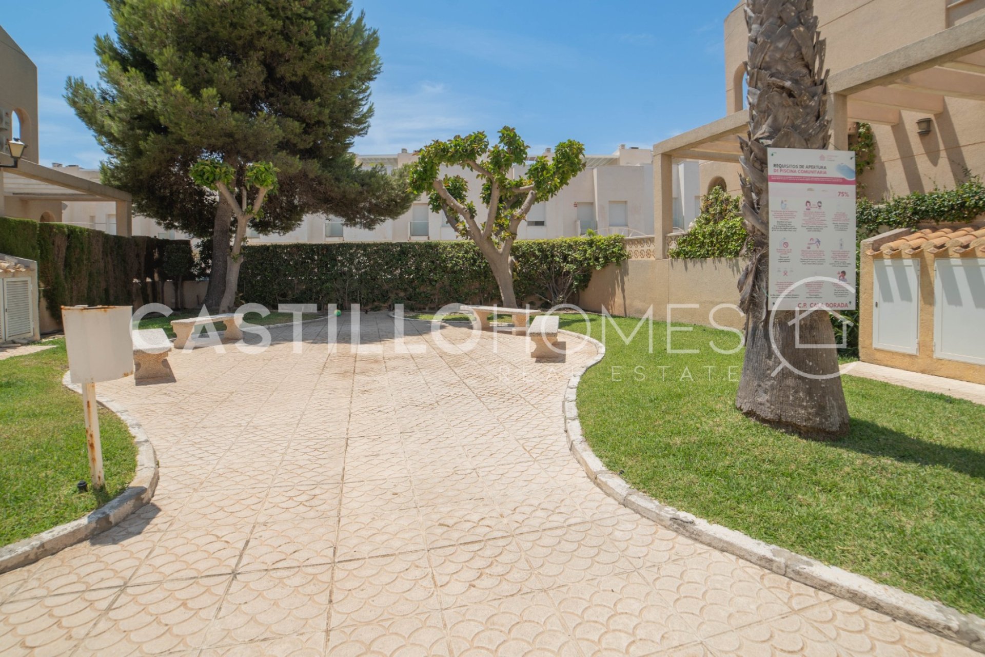 Resale - Townhouse - Torrevieja - Urb. Rosaleda