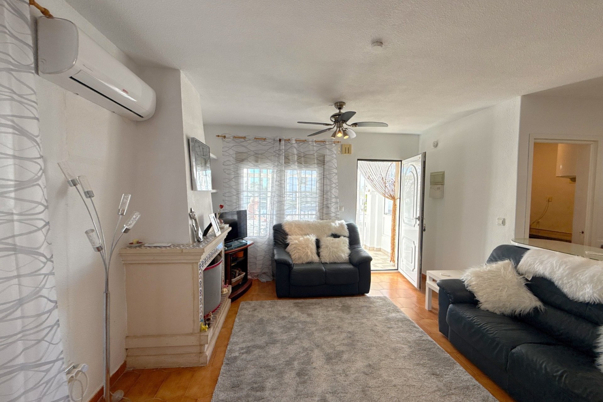 Resale - Townhouse - Villamartin