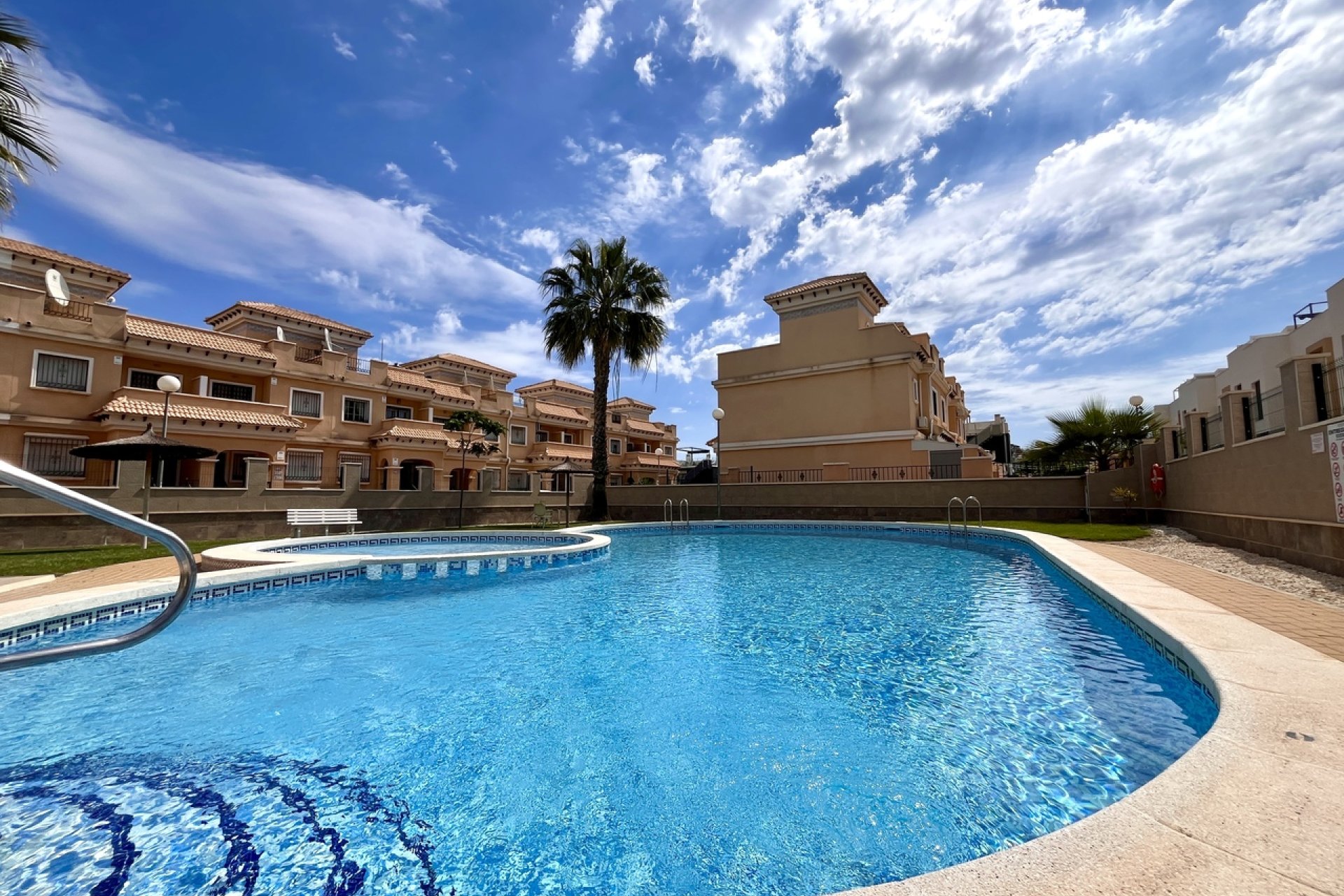 Resale - Townhouse - Villamartin