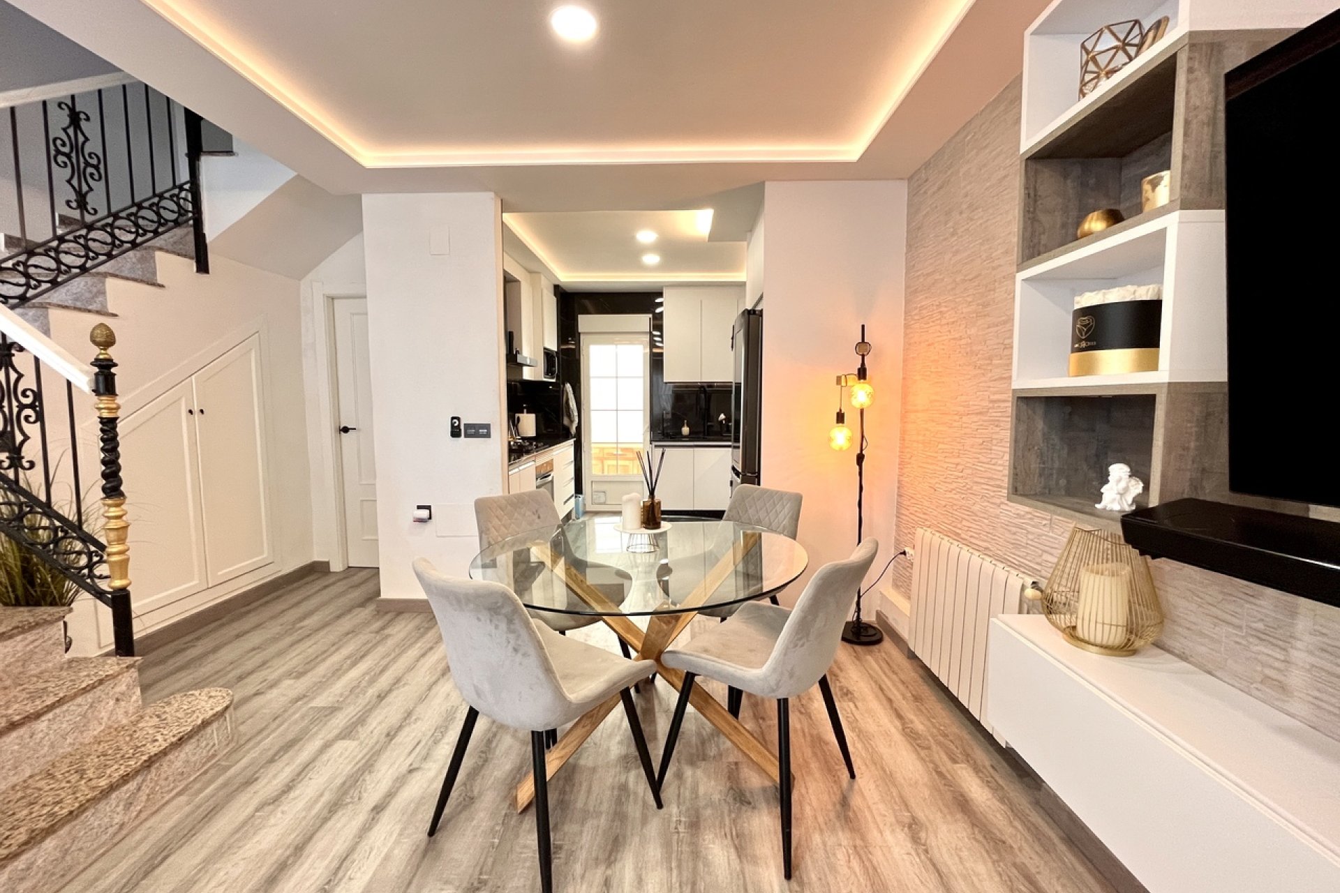 Resale - Townhouse - Villamartin