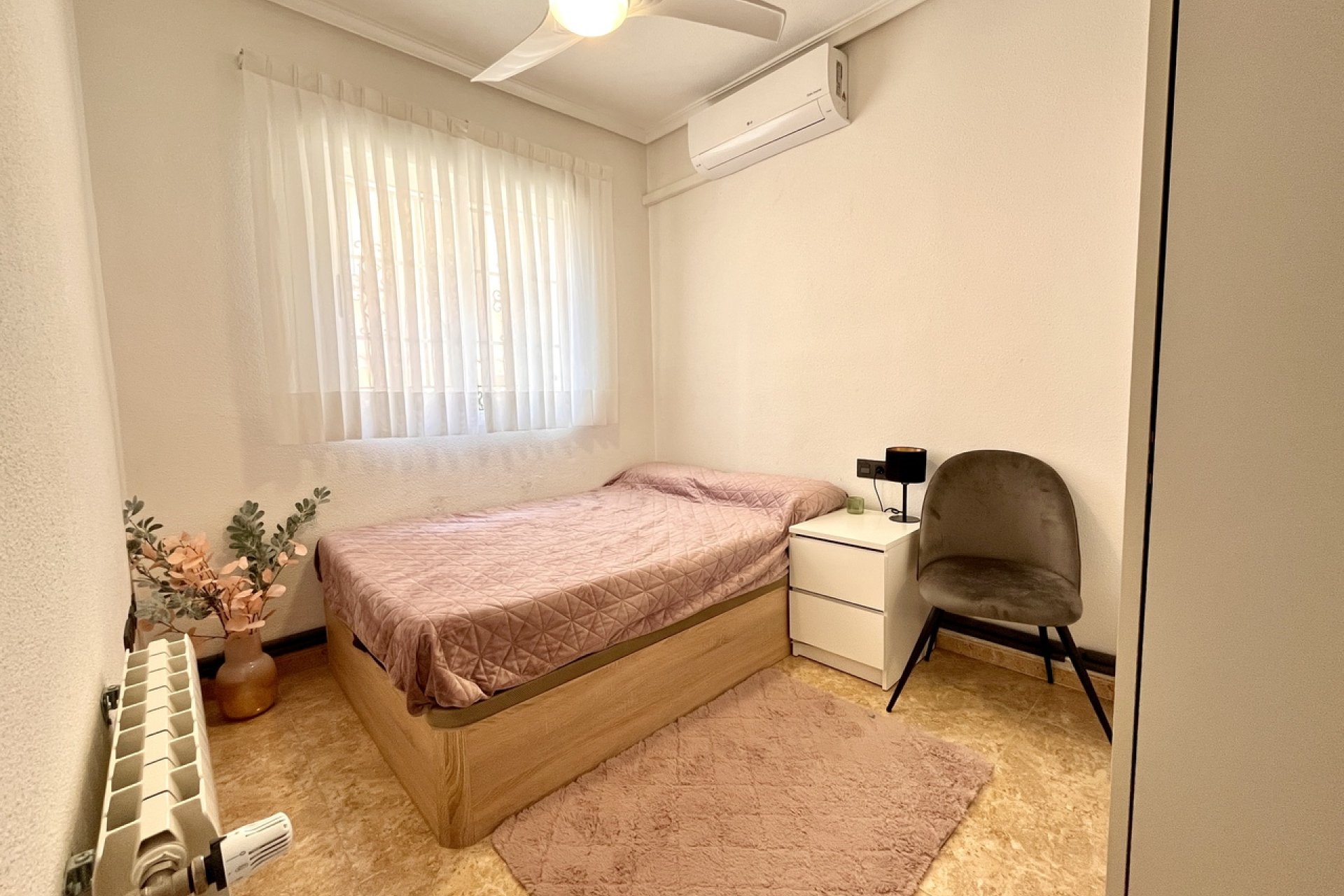 Resale - Townhouse - Villamartin