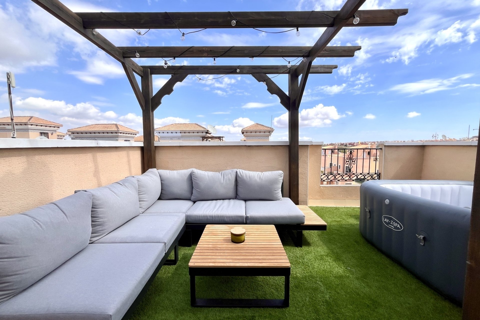 Resale - Townhouse - Villamartin