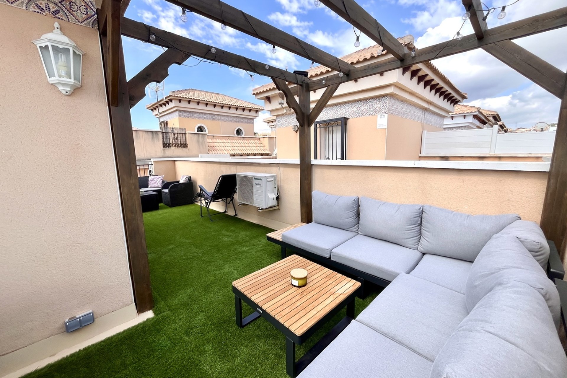 Resale - Townhouse - Villamartin