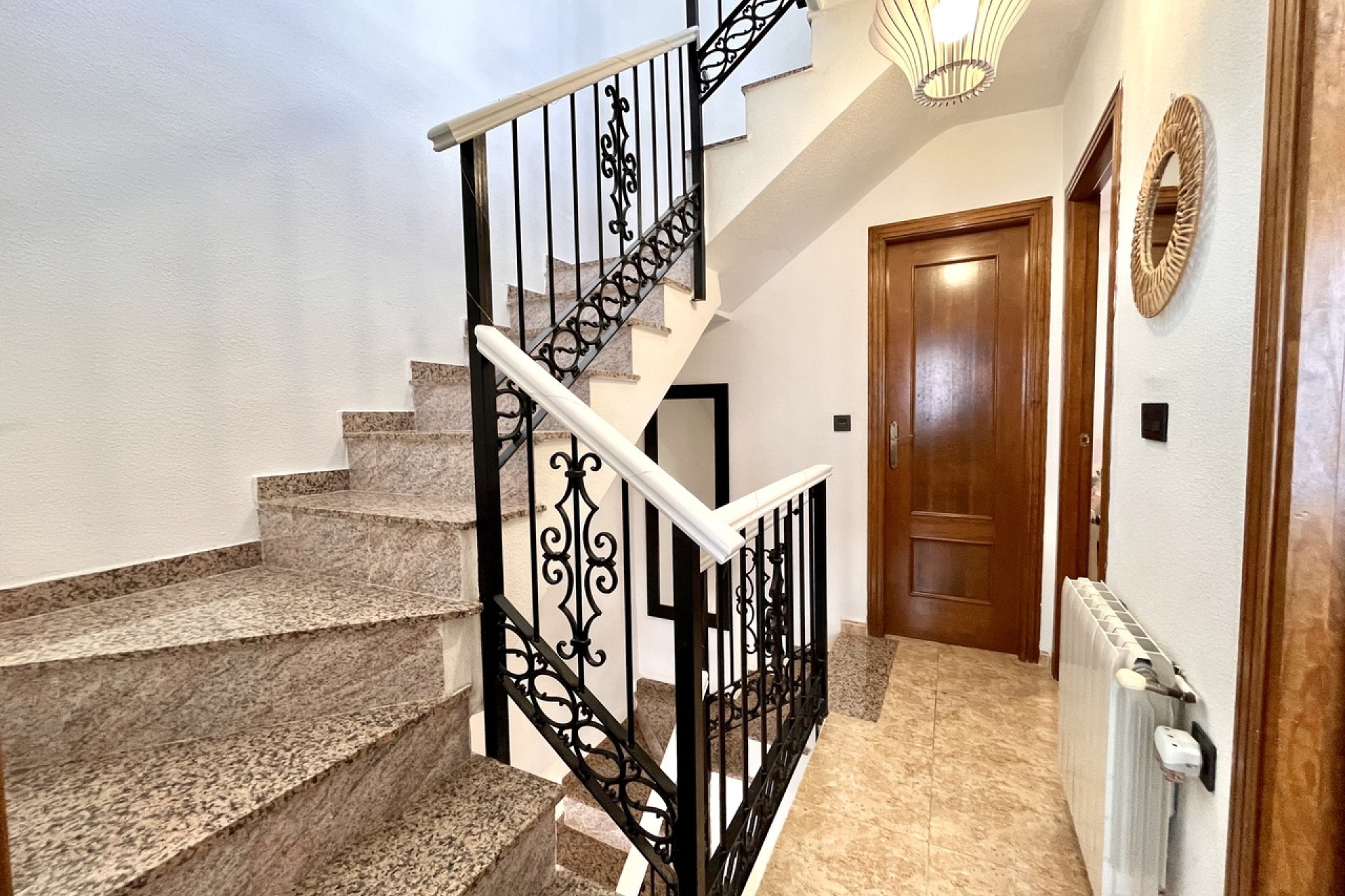 Resale - Townhouse - Villamartin