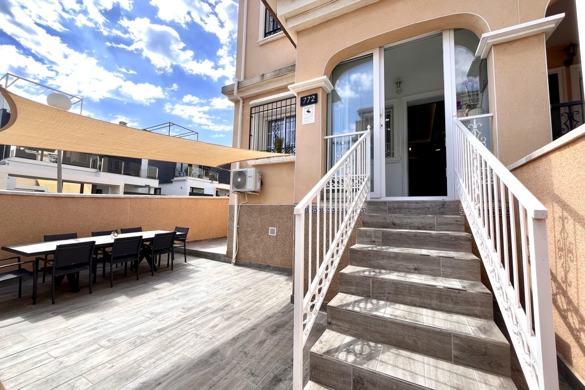 Resale - Townhouse - Villamartin