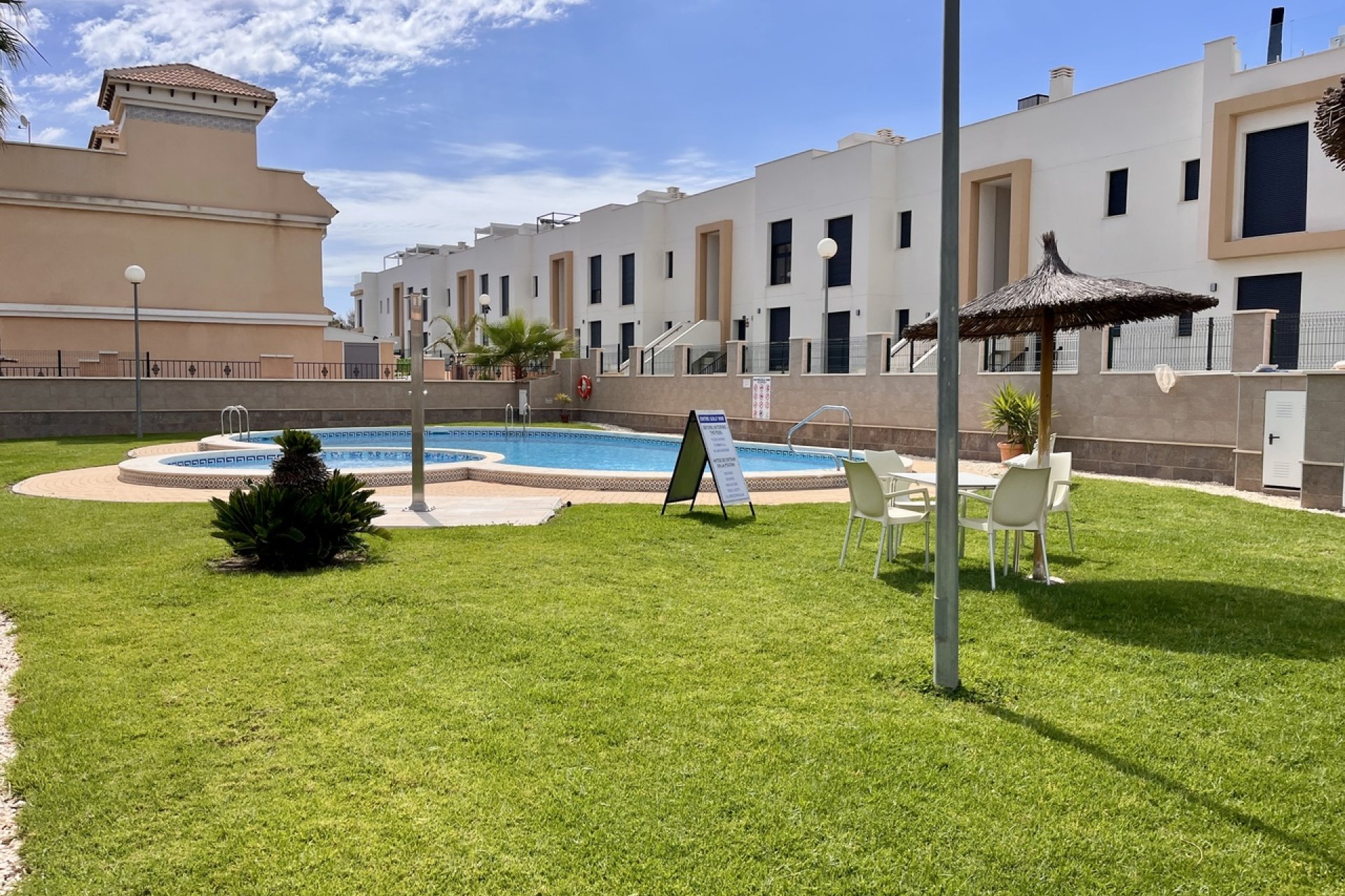 Resale - Townhouse - Villamartin