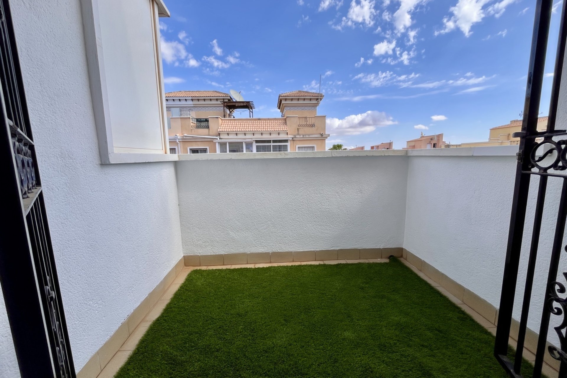 Resale - Townhouse - Villamartin