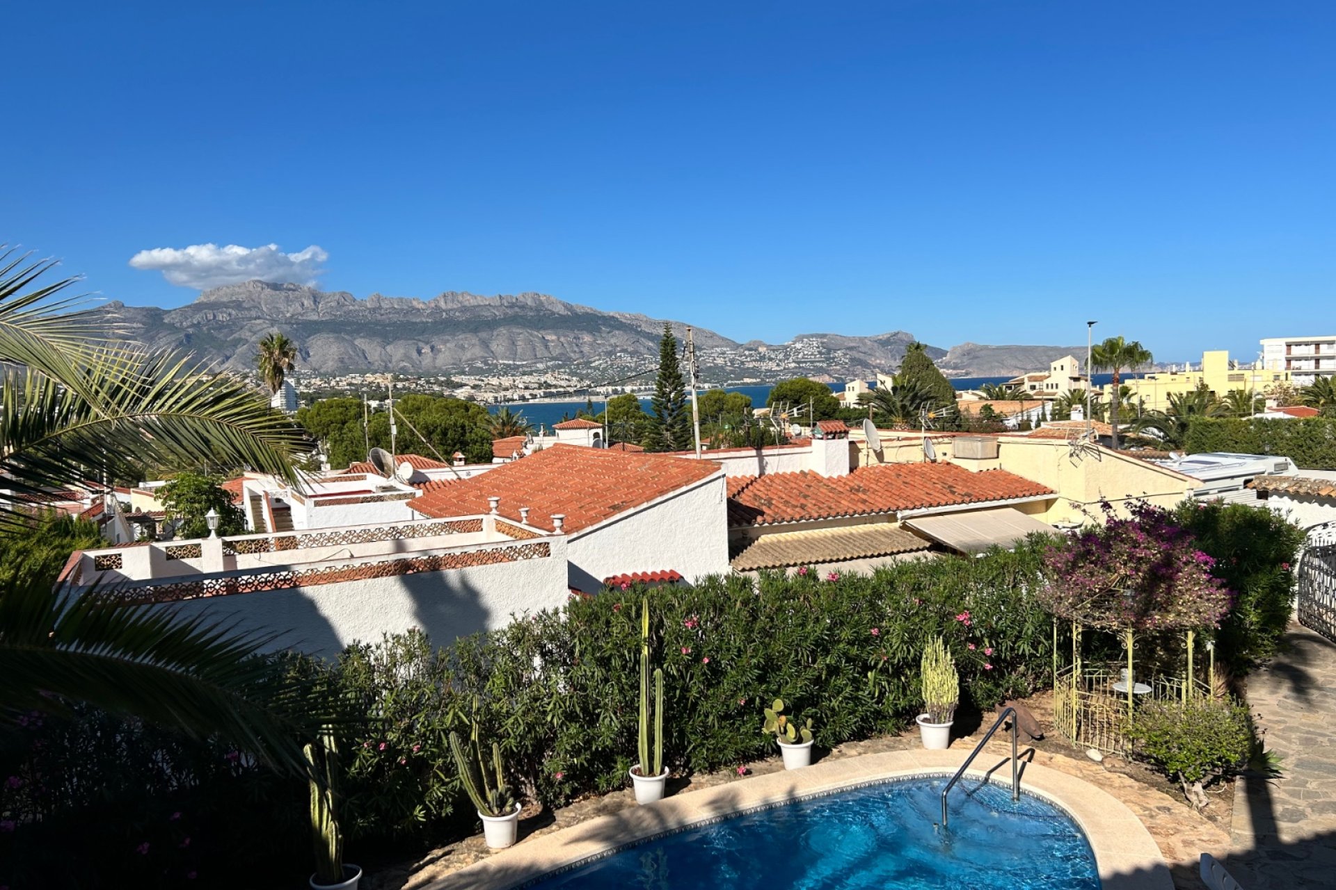 Resale - Villa - Albir