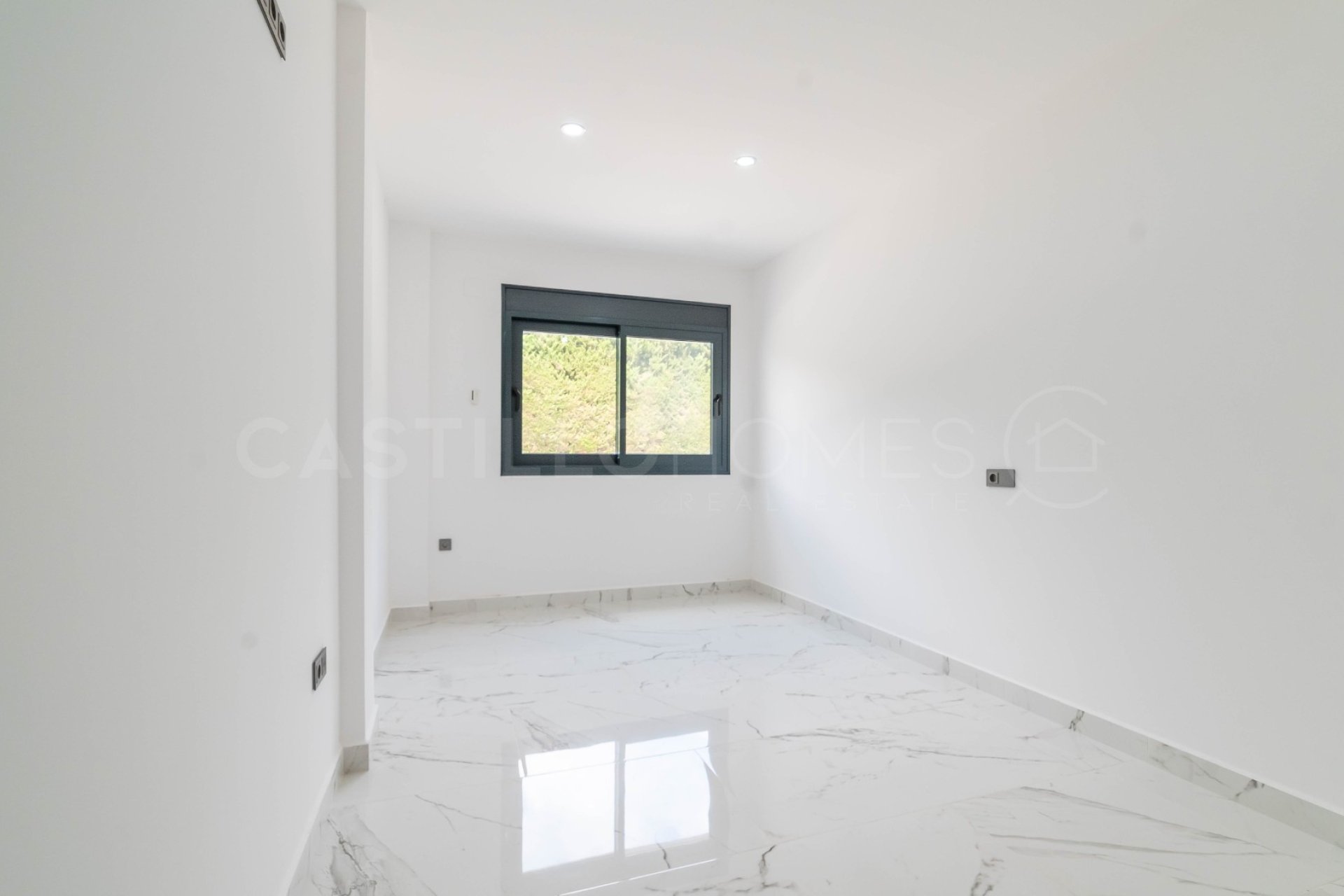 Resale - Villa - Alicante - Campoamor