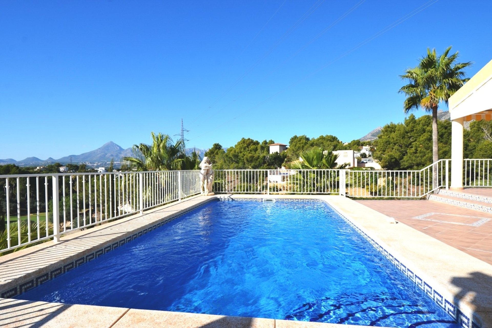 Resale - Villa - Altea