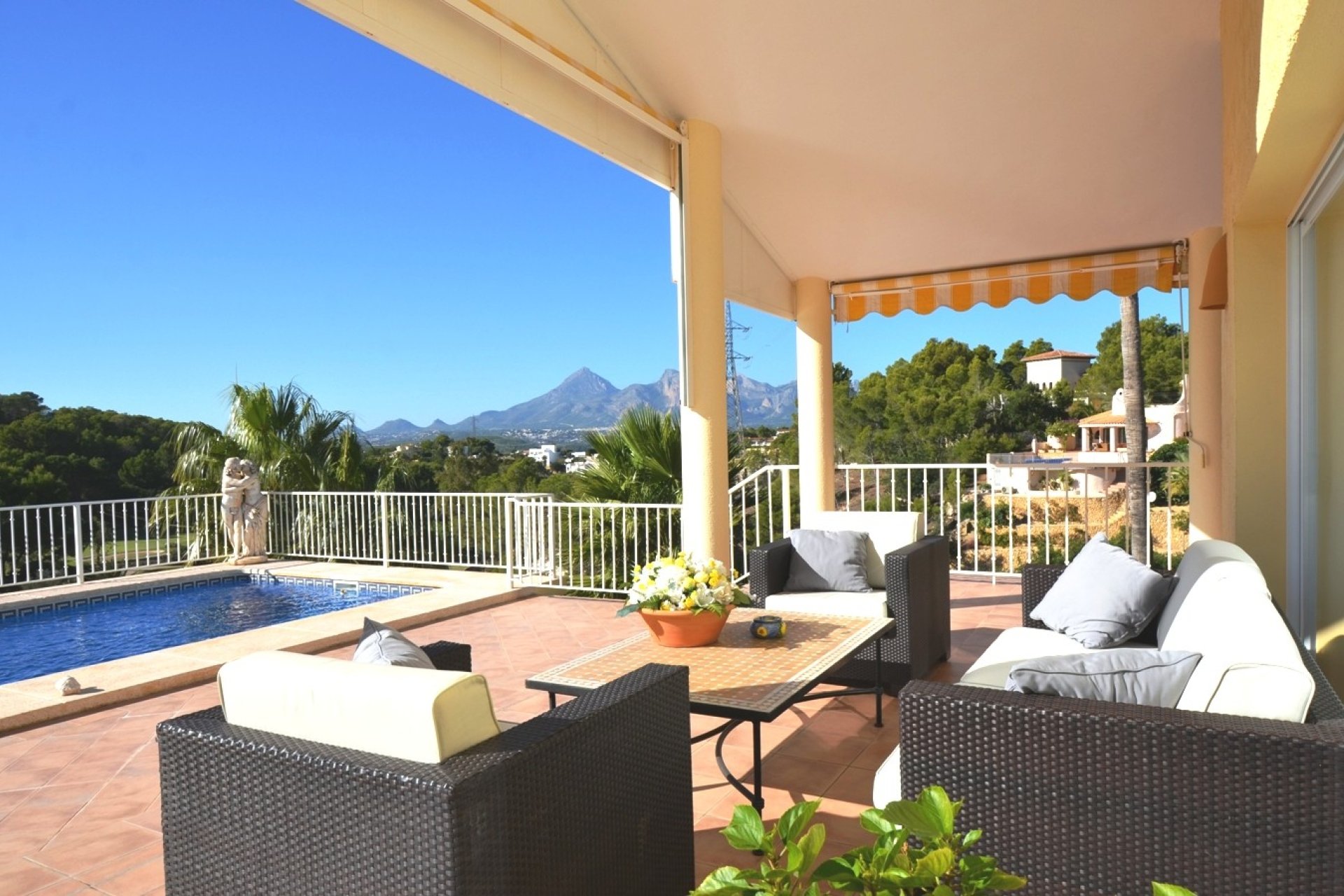 Resale - Villa - Altea