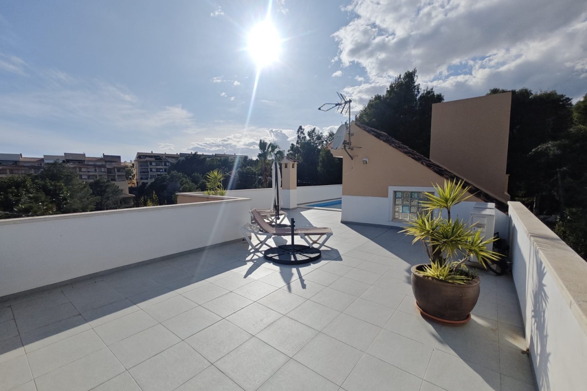 Resale - Villa - Altea