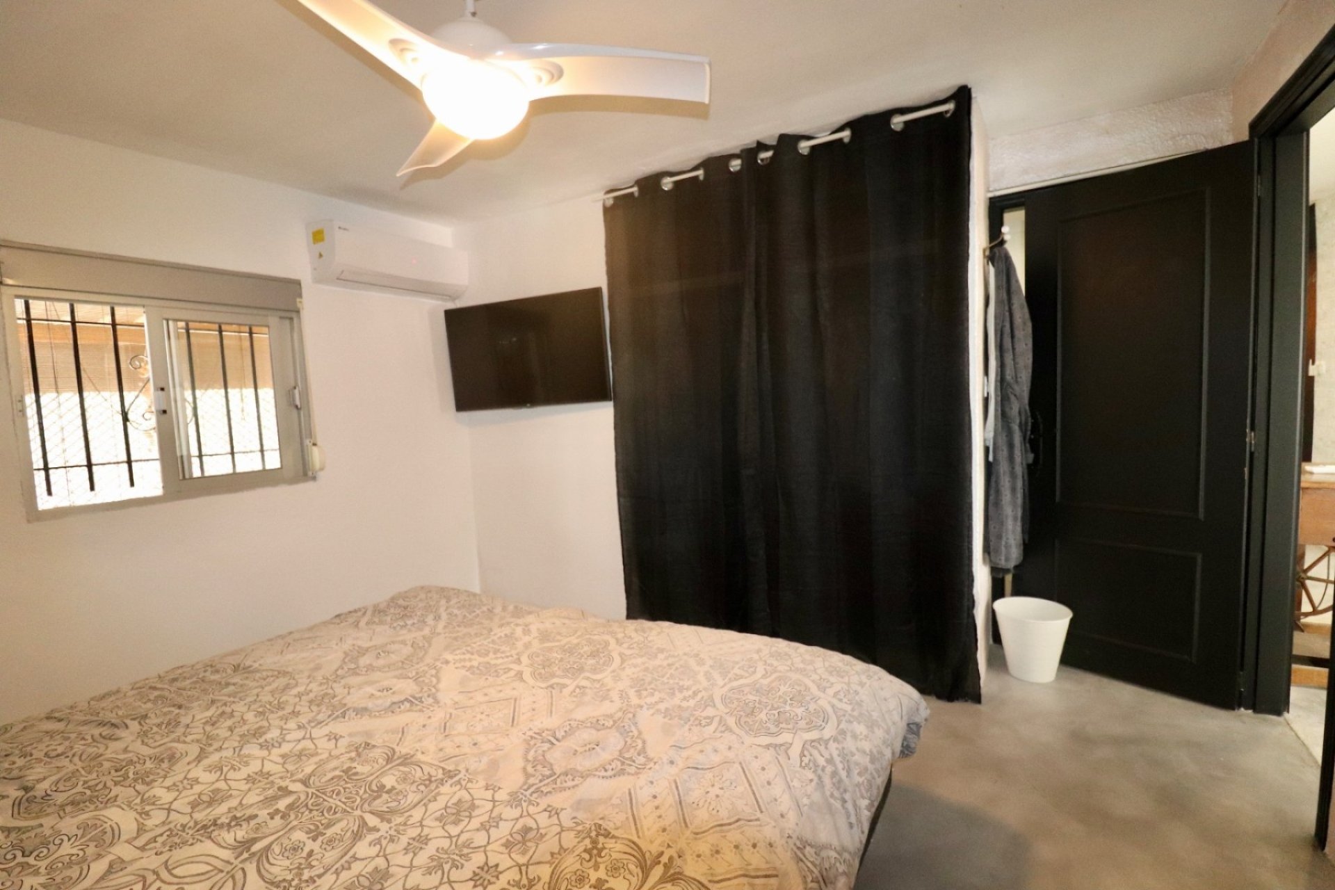 Resale - Villa - Aspe