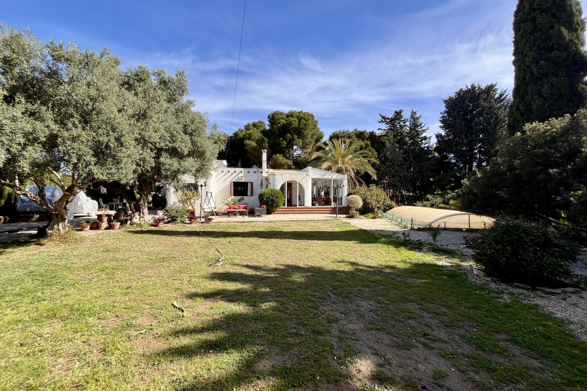 Resale - Villa - Cabo Roig