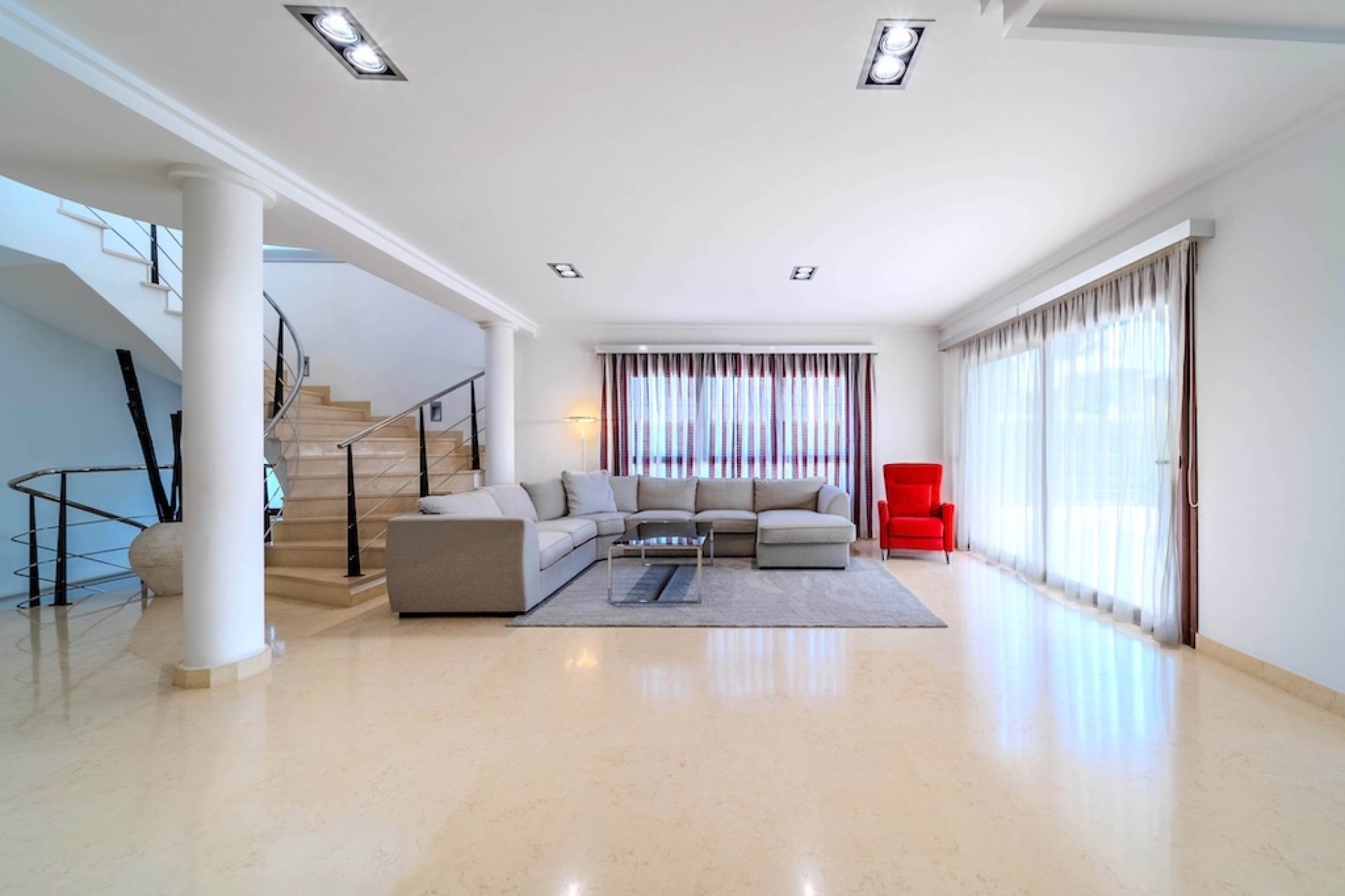 Resale - Villa - Cabo Roig