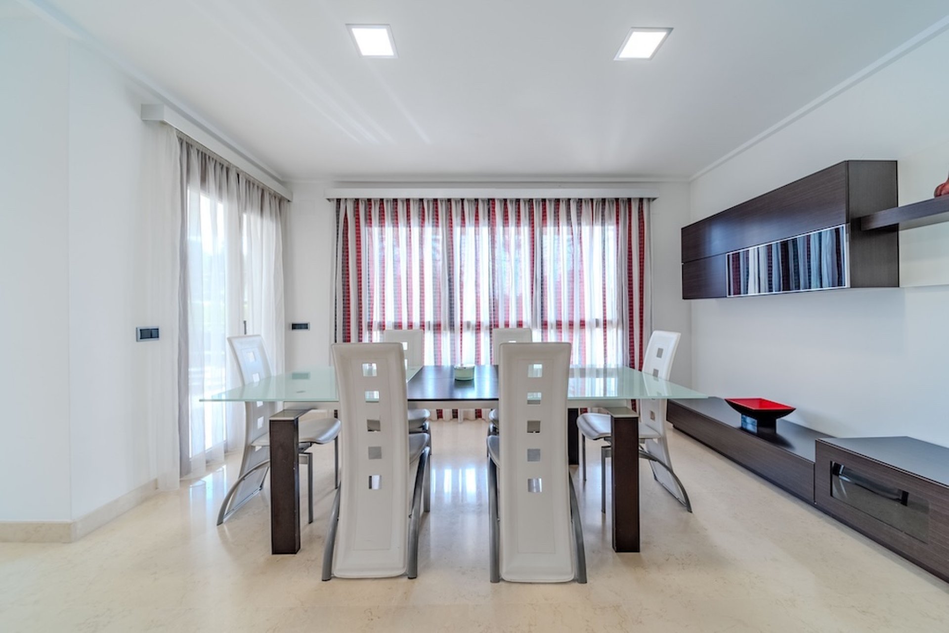 Resale - Villa - Cabo Roig