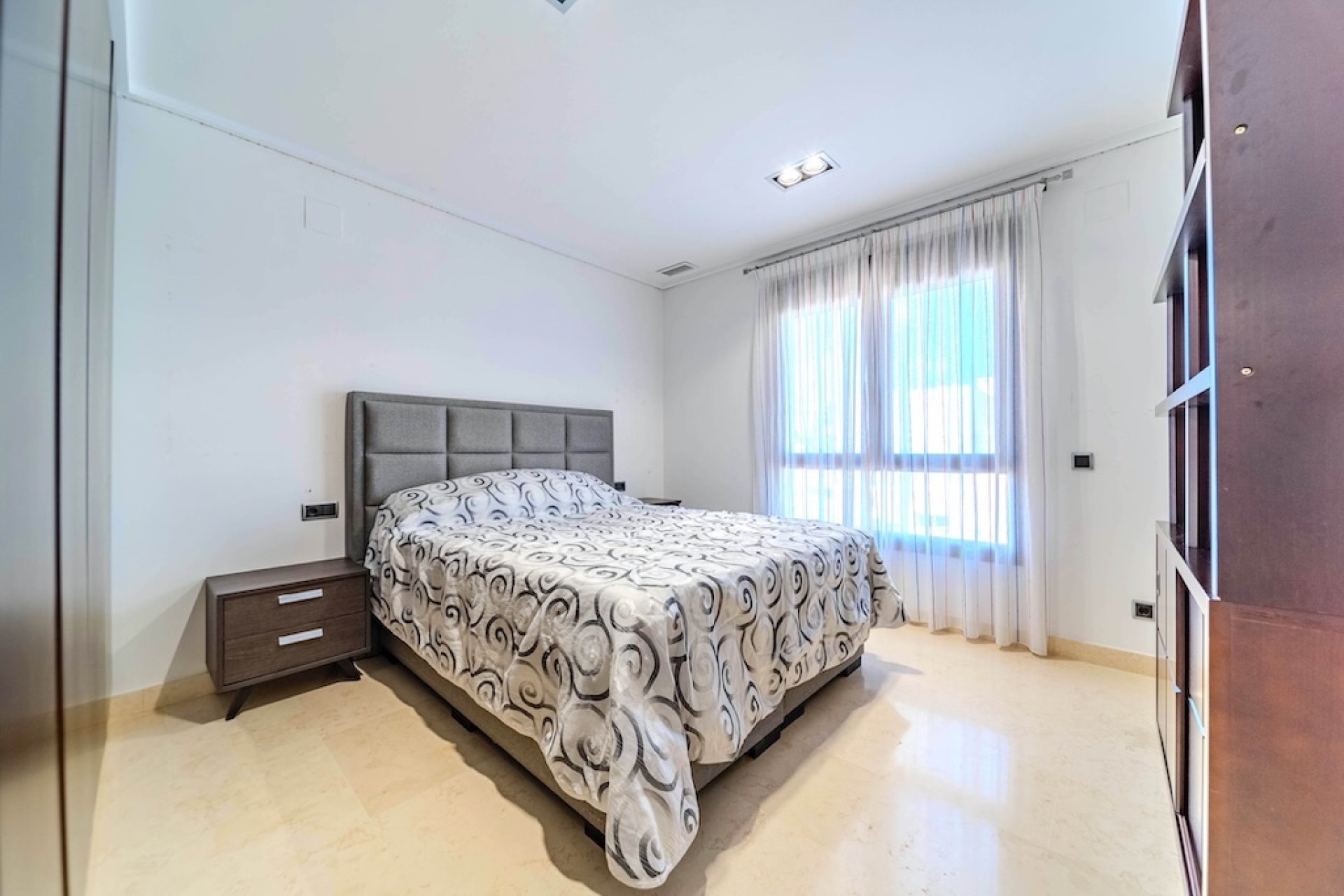 Resale - Villa - Cabo Roig