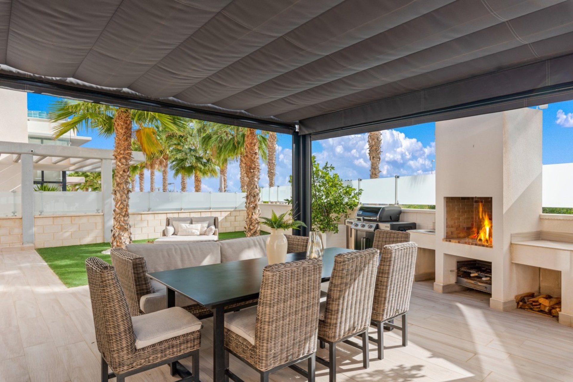 Resale - Villa - Cabo Roig