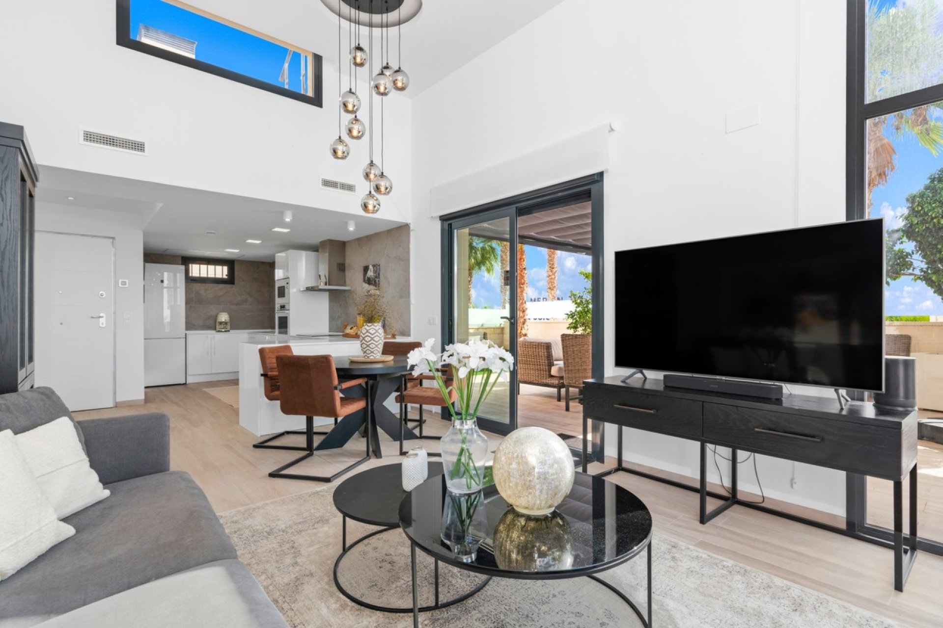 Resale - Villa - Cabo Roig