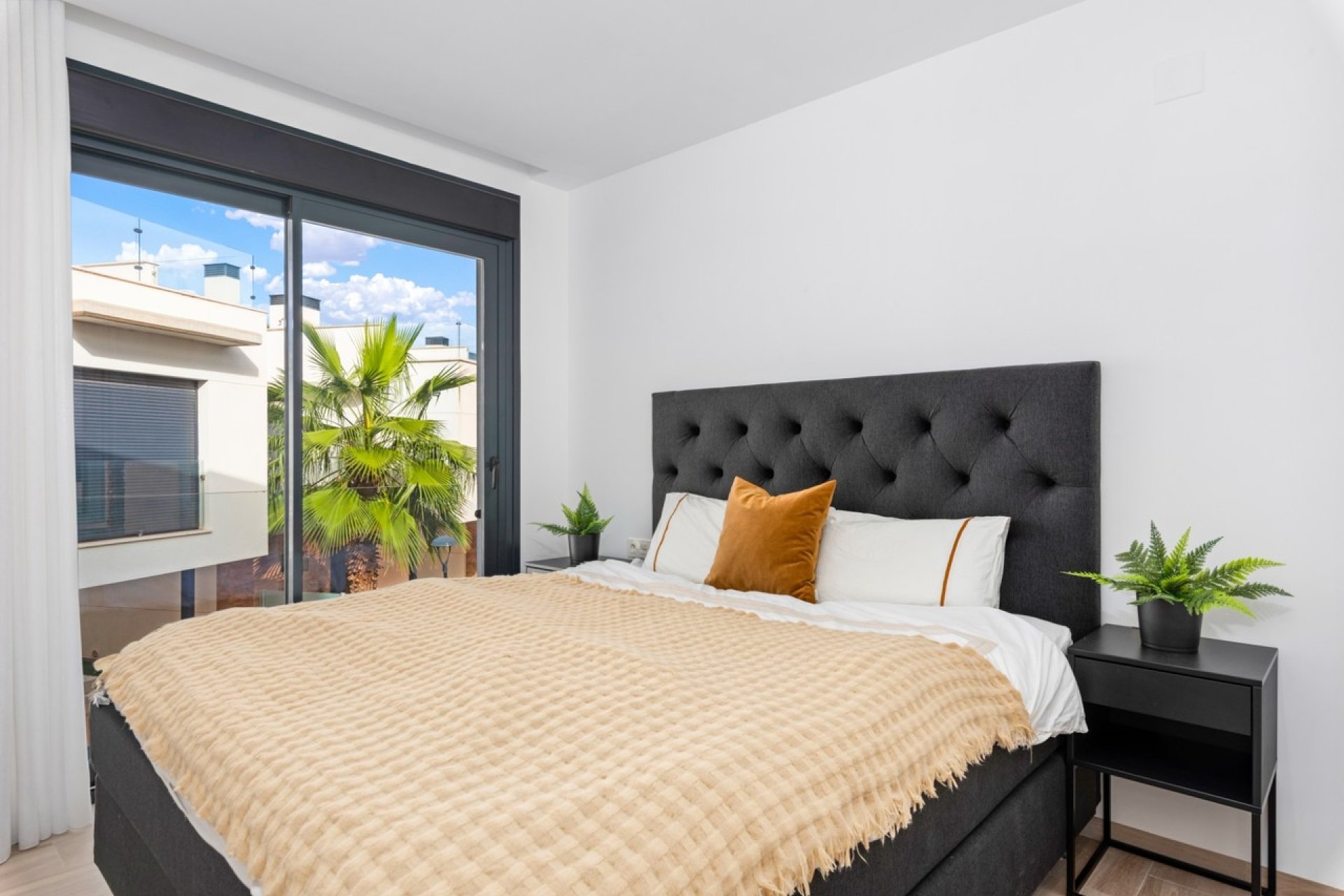 Resale - Villa - Cabo Roig