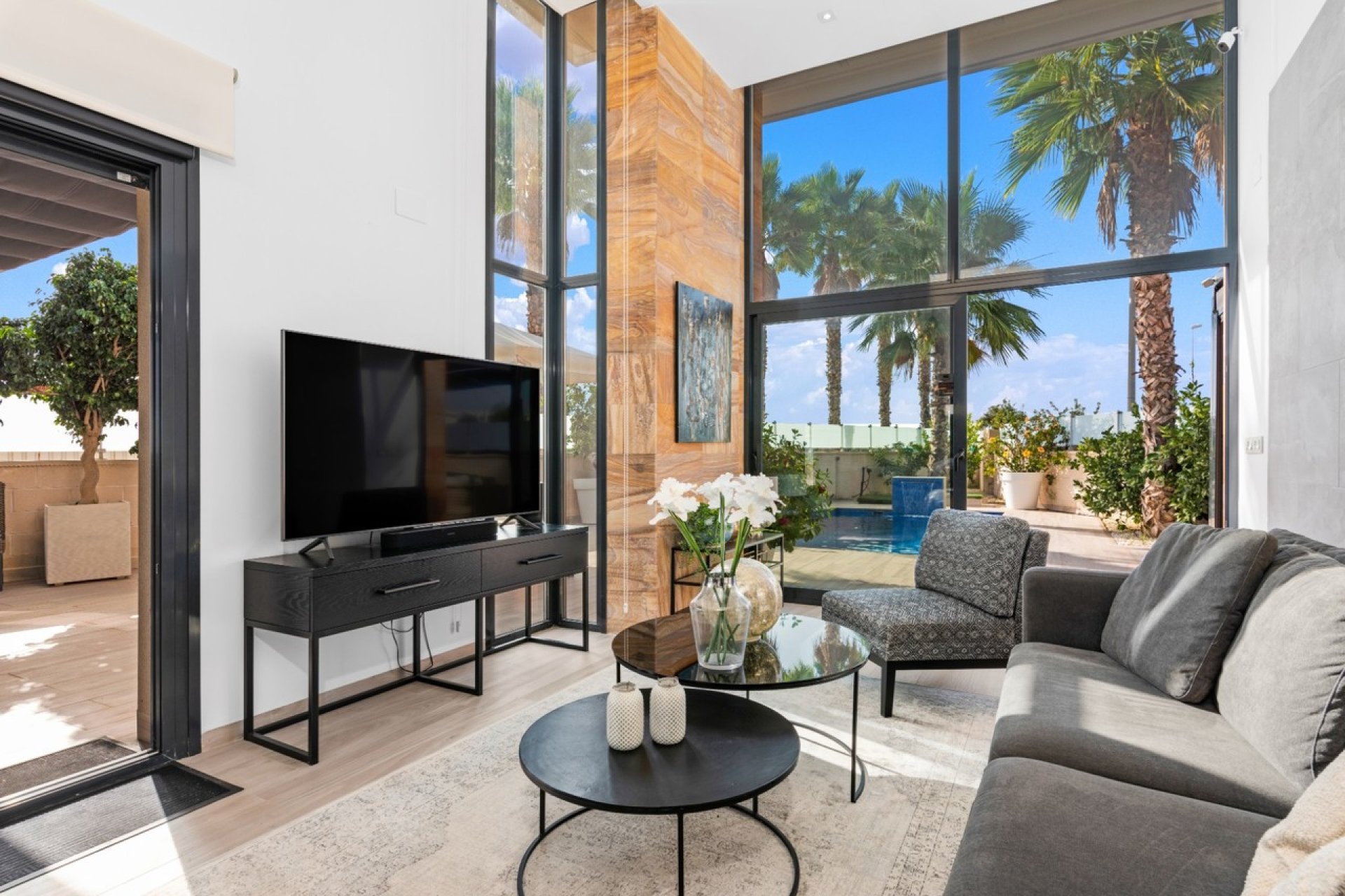 Resale - Villa - Cabo Roig