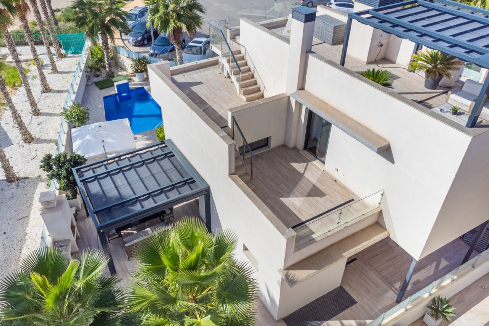 Resale - Villa - Cabo Roig