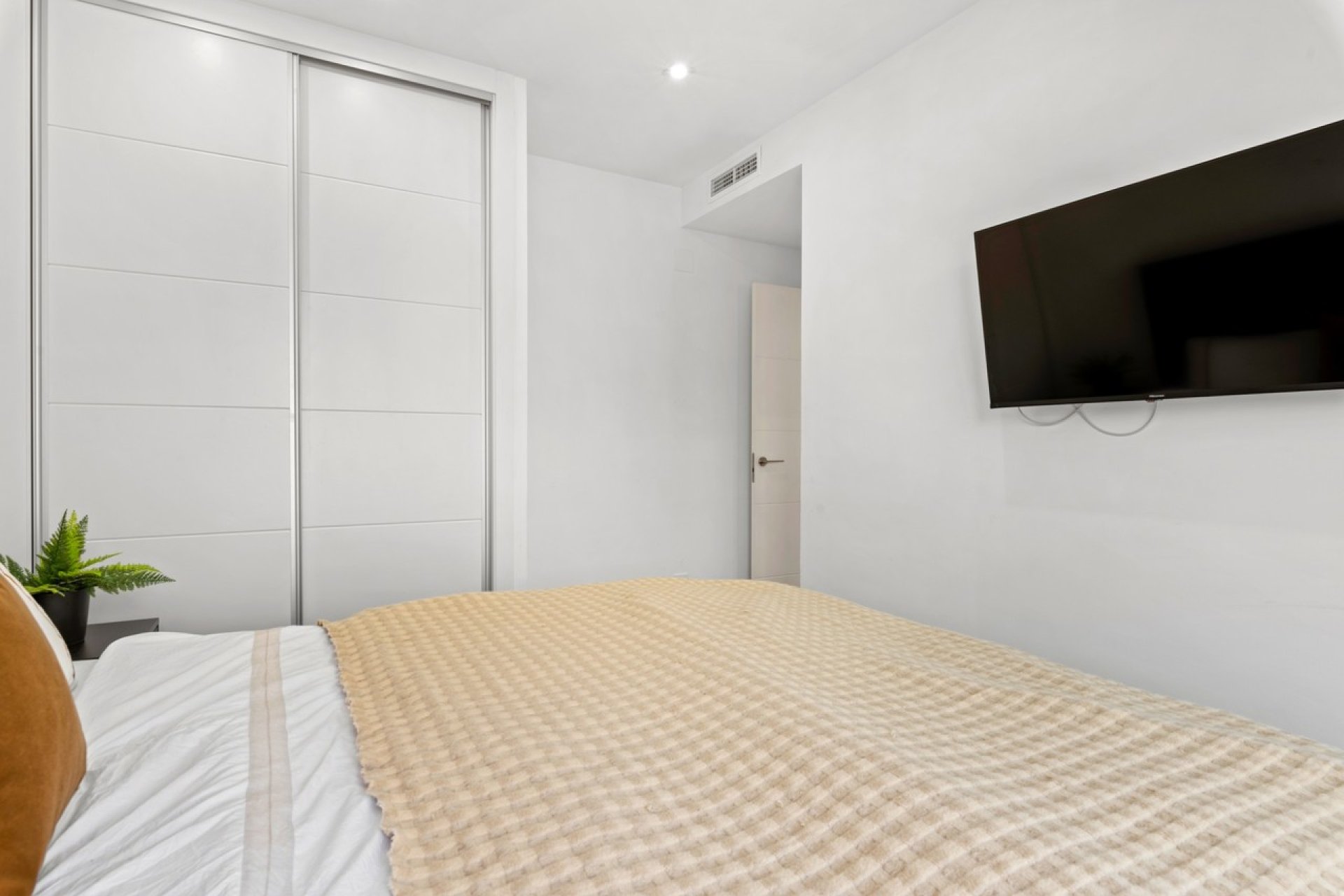 Resale - Villa - Cabo Roig