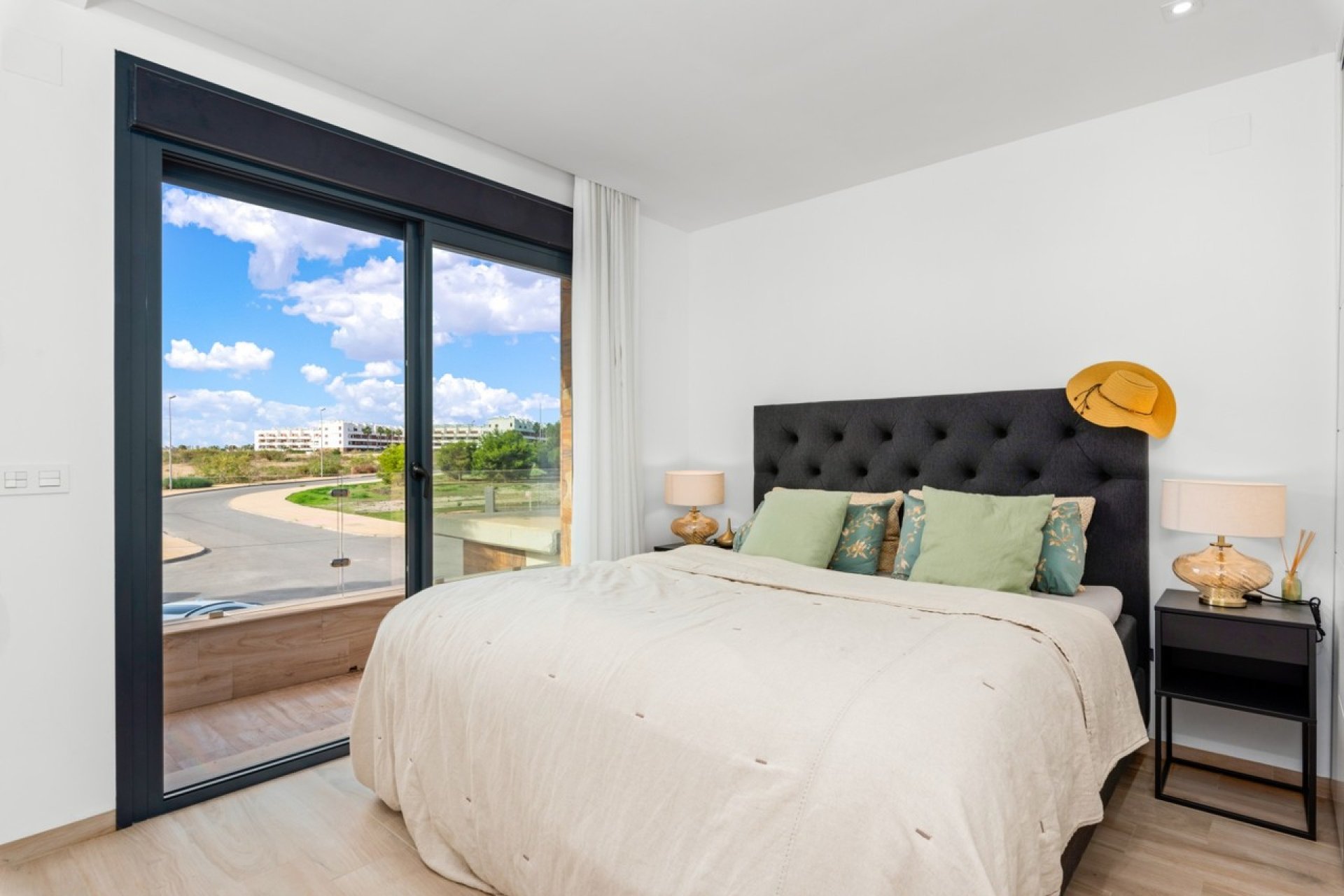 Resale - Villa - Cabo Roig