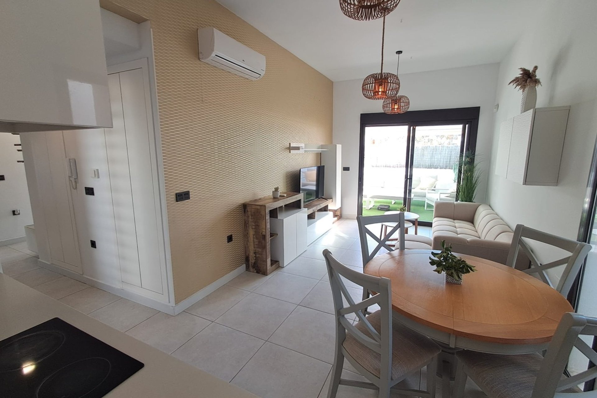 Resale - Villa - Cabo Roig