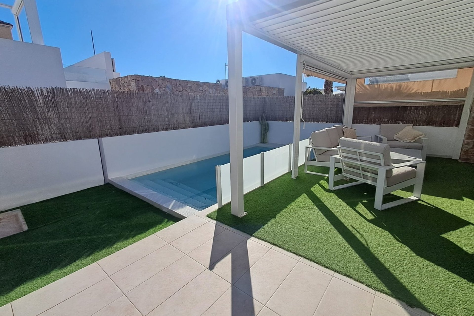 Resale - Villa - Cabo Roig