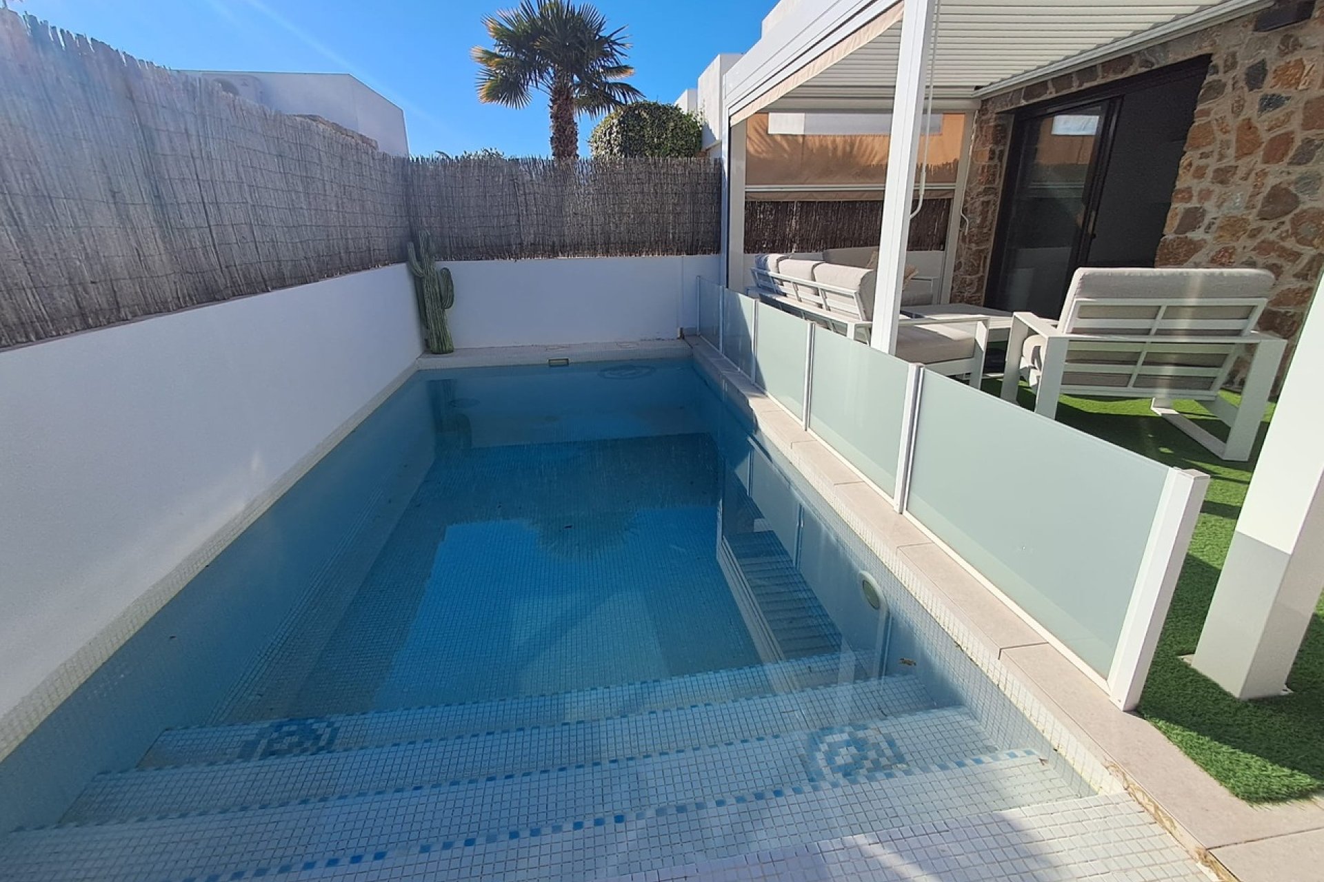 Resale - Villa - Cabo Roig