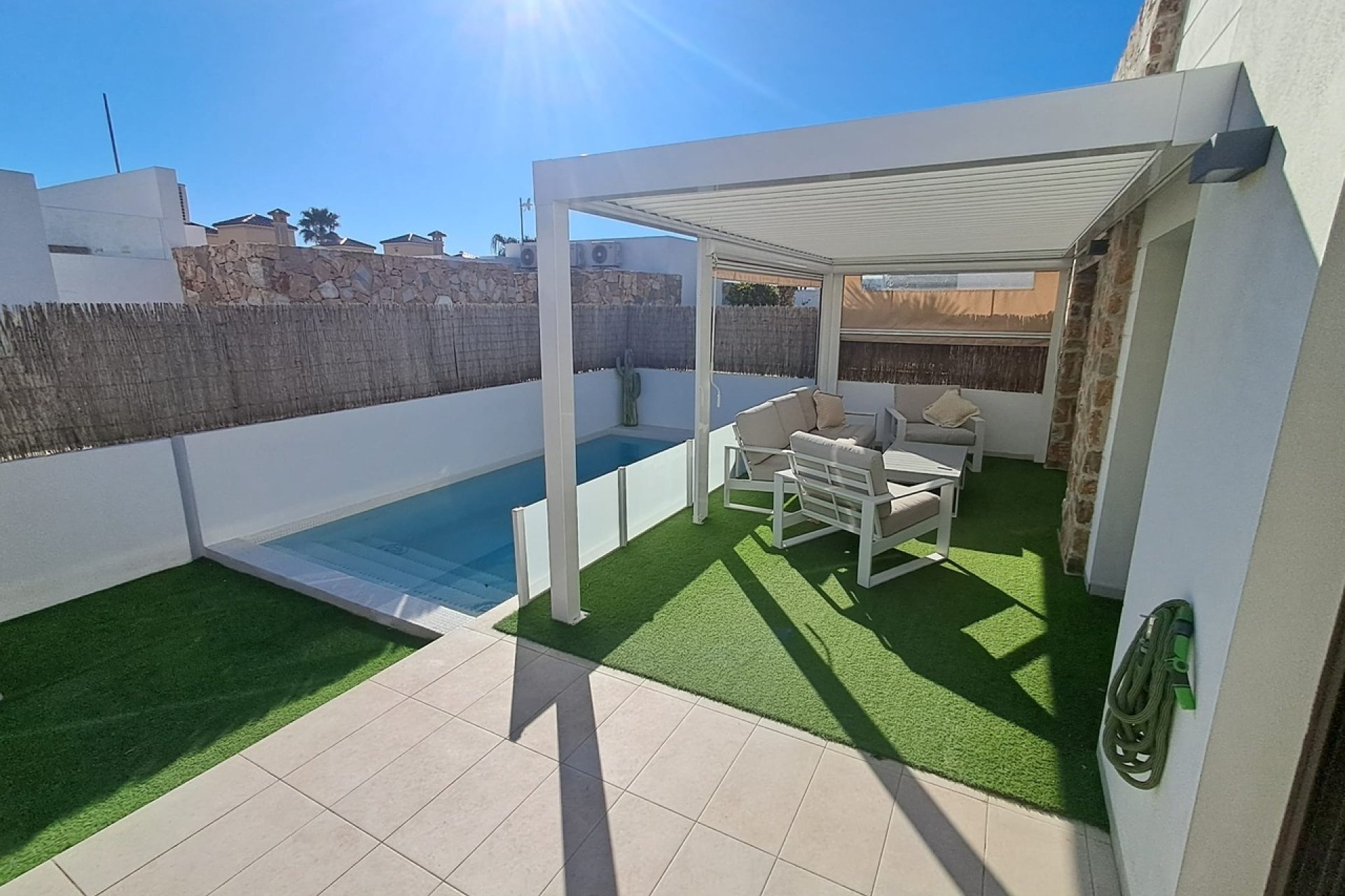 Resale - Villa - Cabo Roig