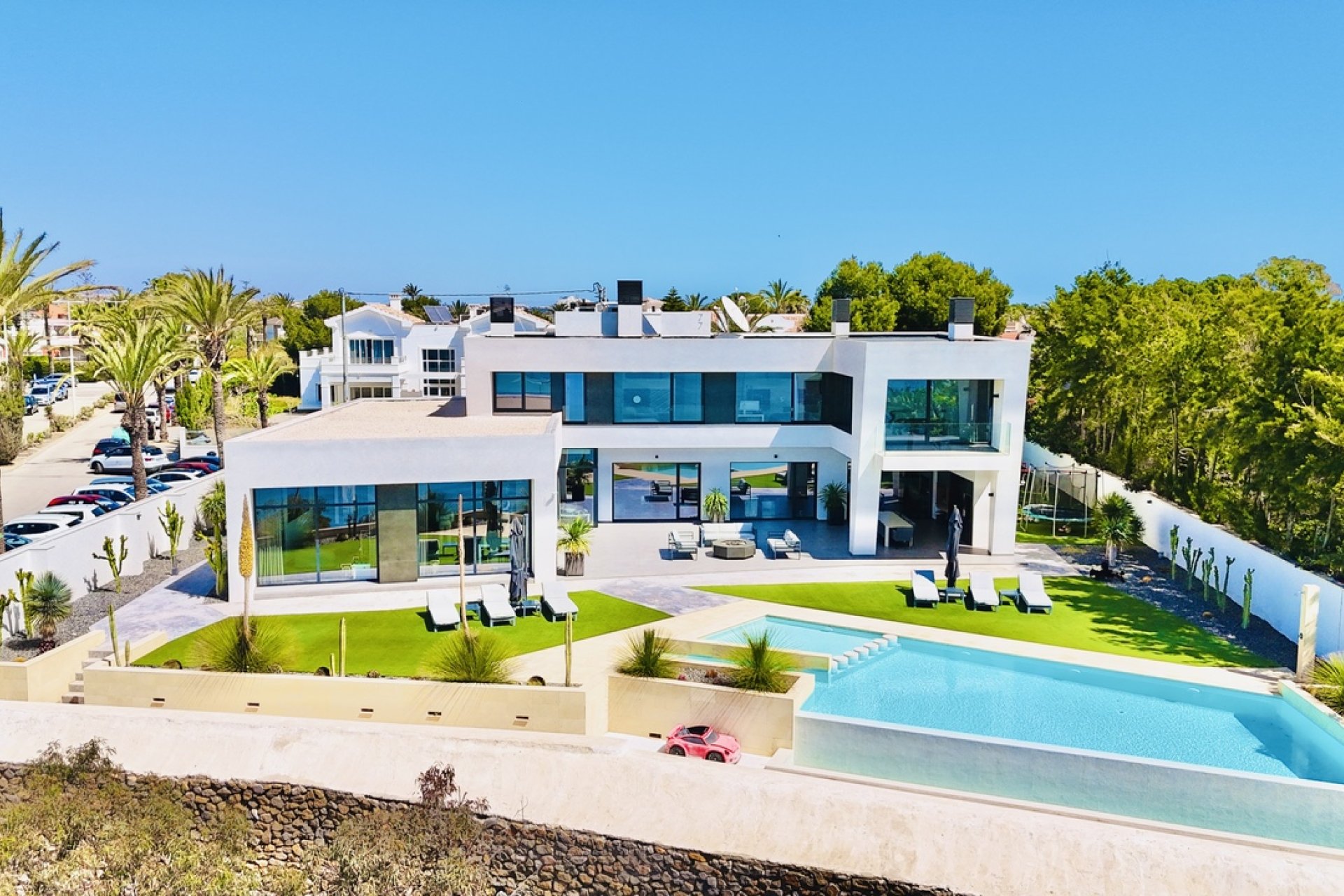 Resale - Villa - Cabo Roig